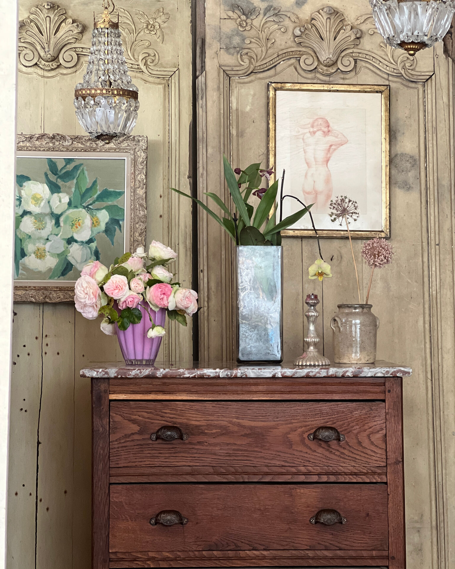 Antique chest of drawers