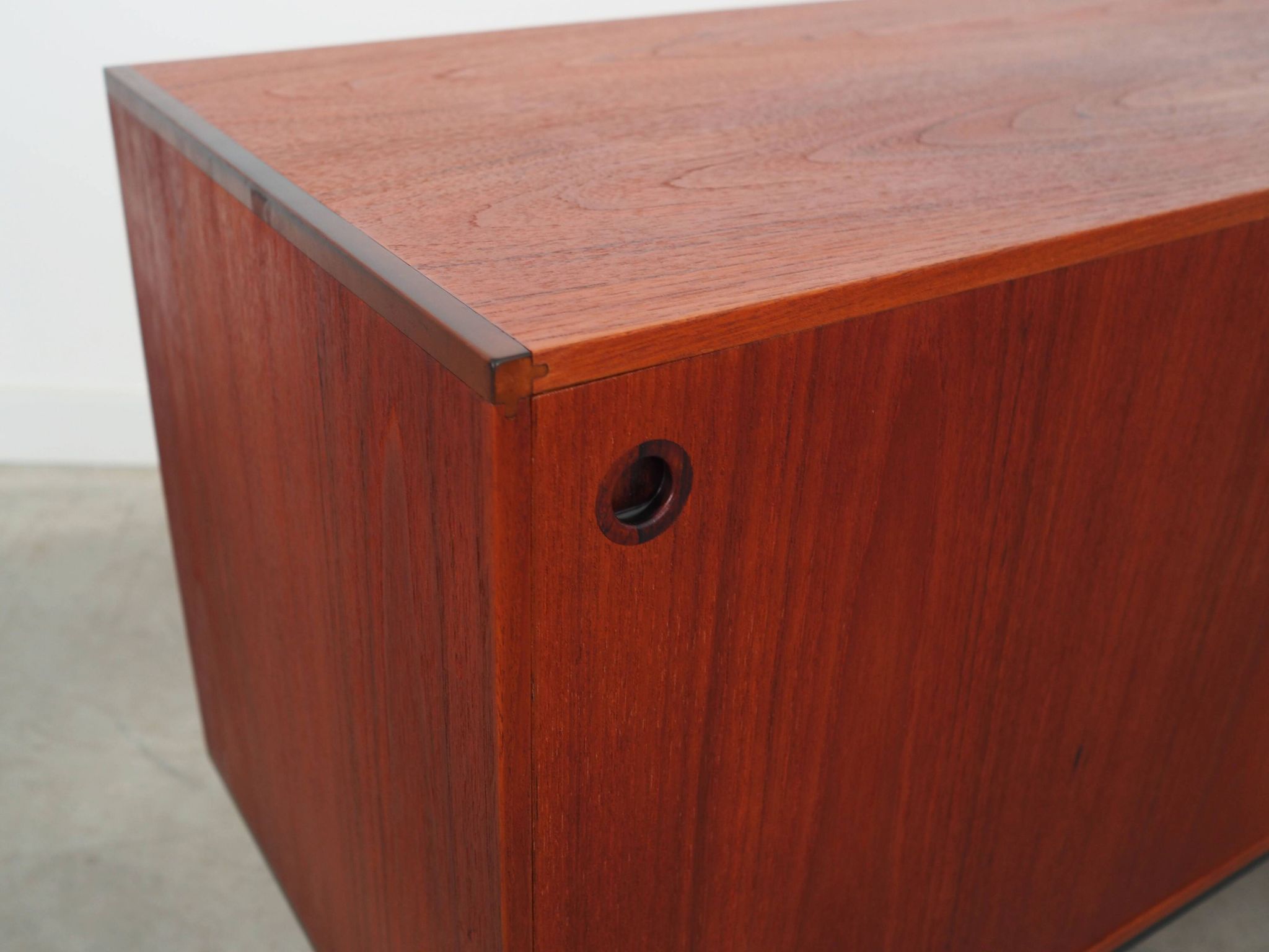 Meuble en teck, design danois, années 1960, production : Danemark