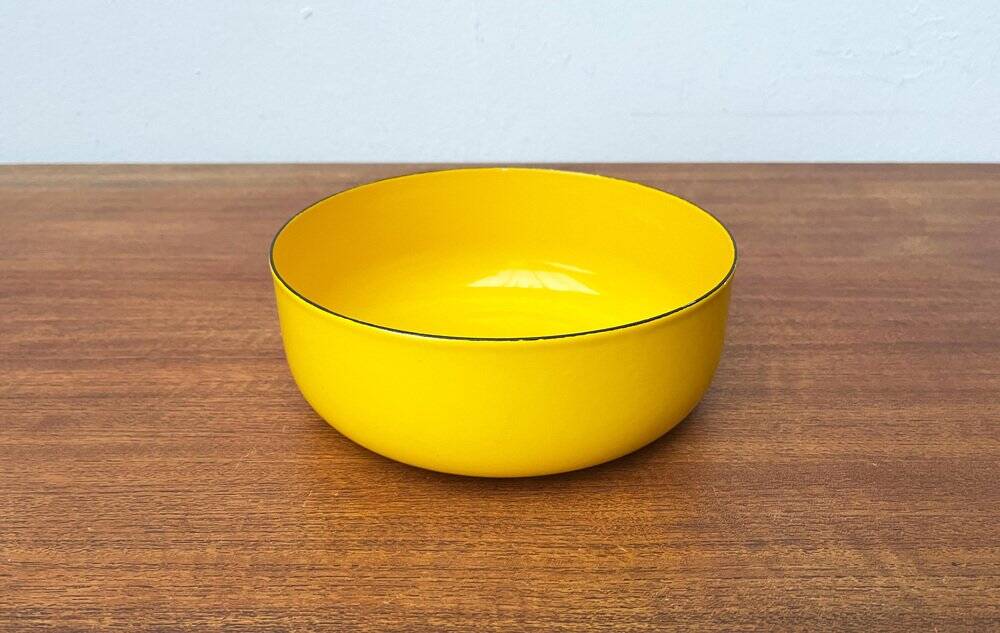 Yellow enamel bowl mid-century by Kaj Franck for Wärtsila Arabia, Finland, 1960s.