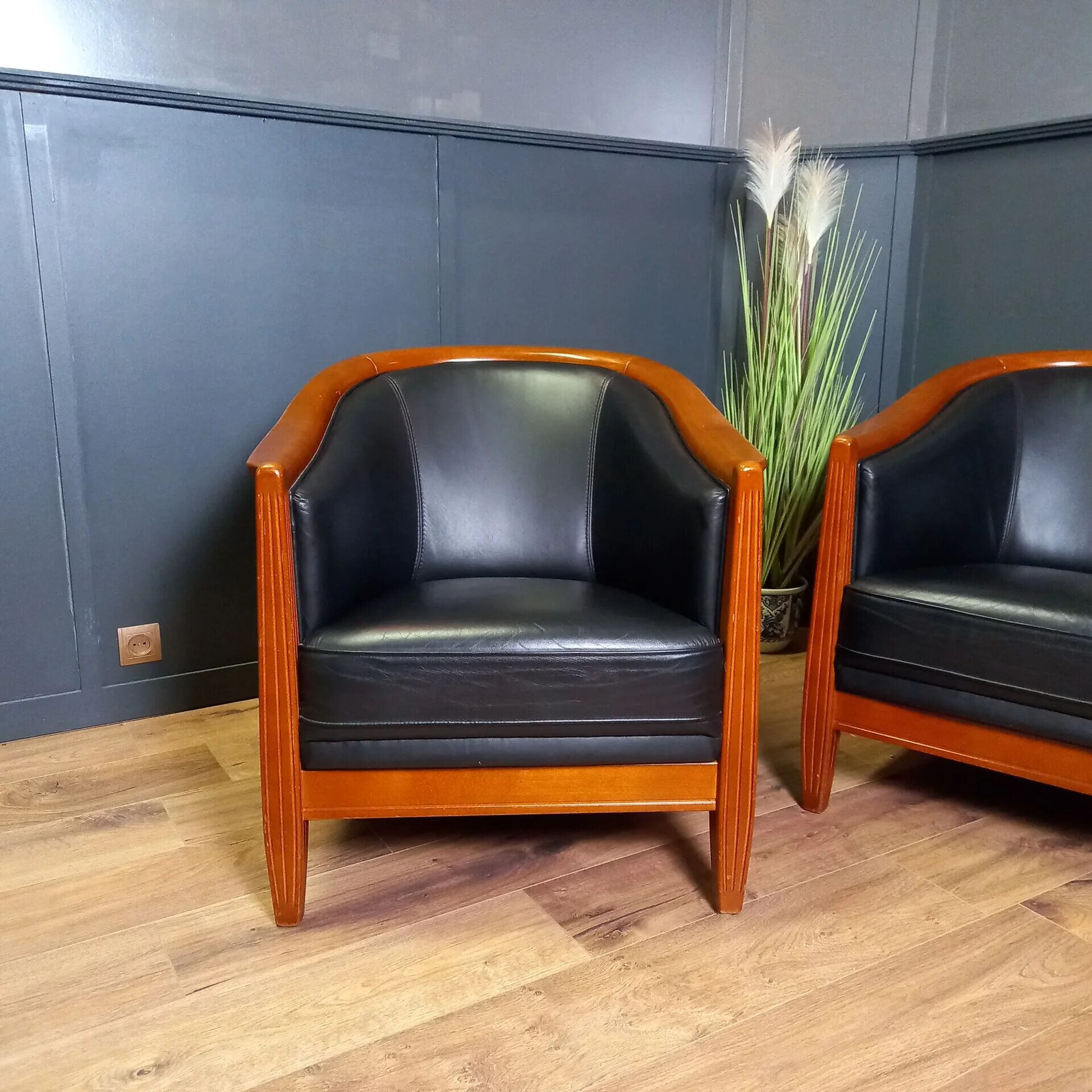 Dark blue club armchair (2x)