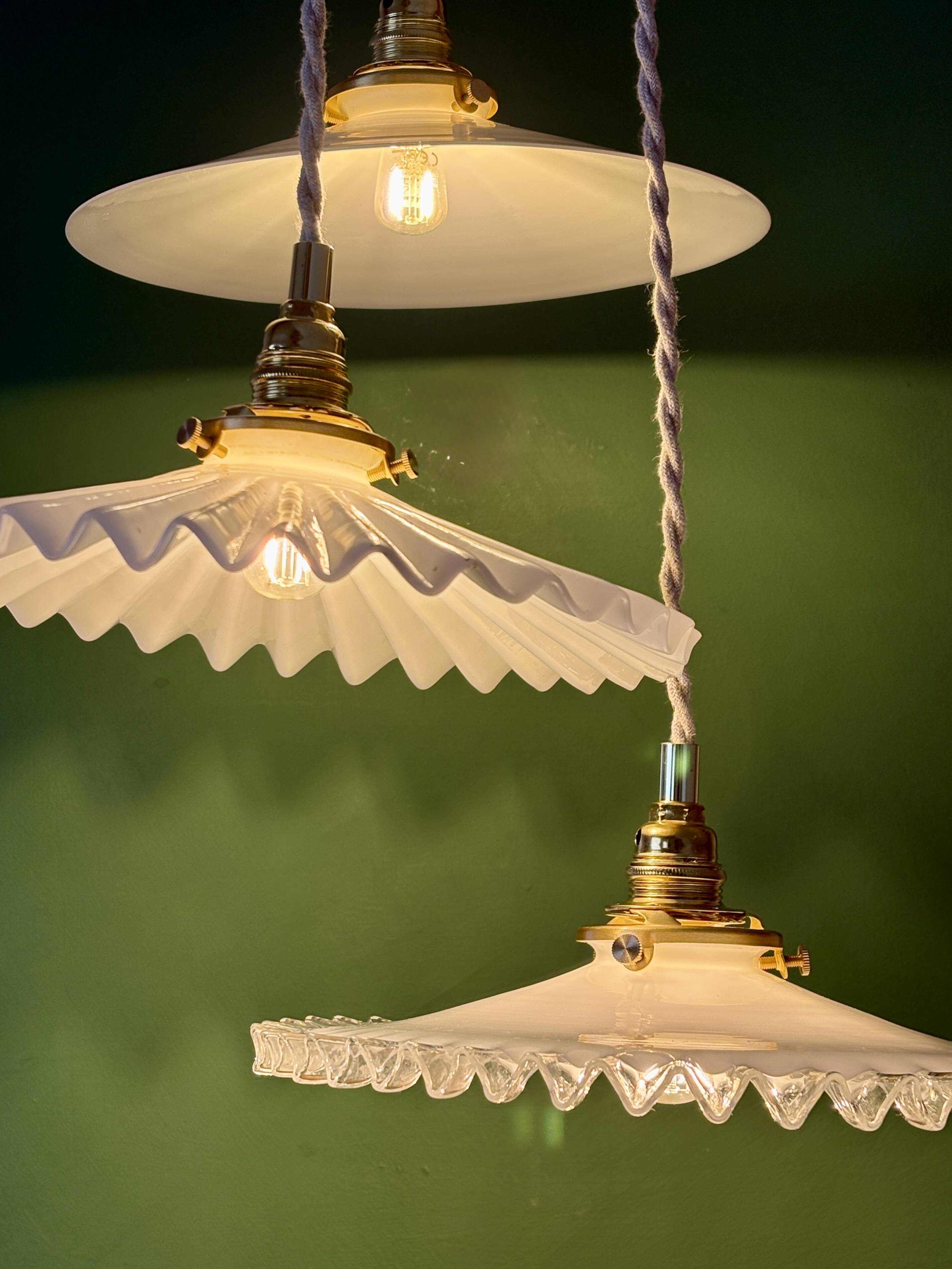 Vintage triple suspension lampshade in white opaline.