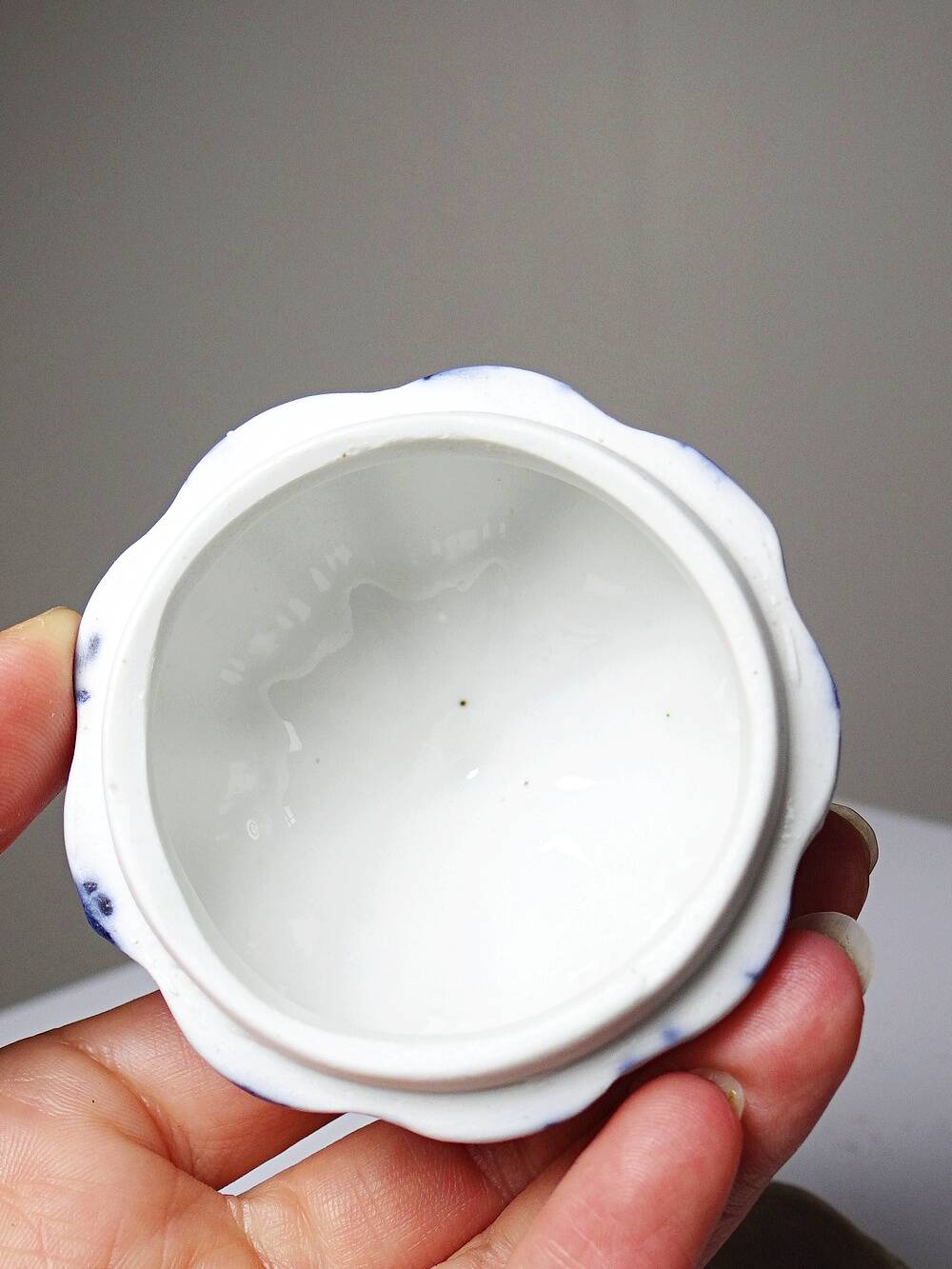 Small blue and white hand-painted vintage Chinese porcelain jewellery box.