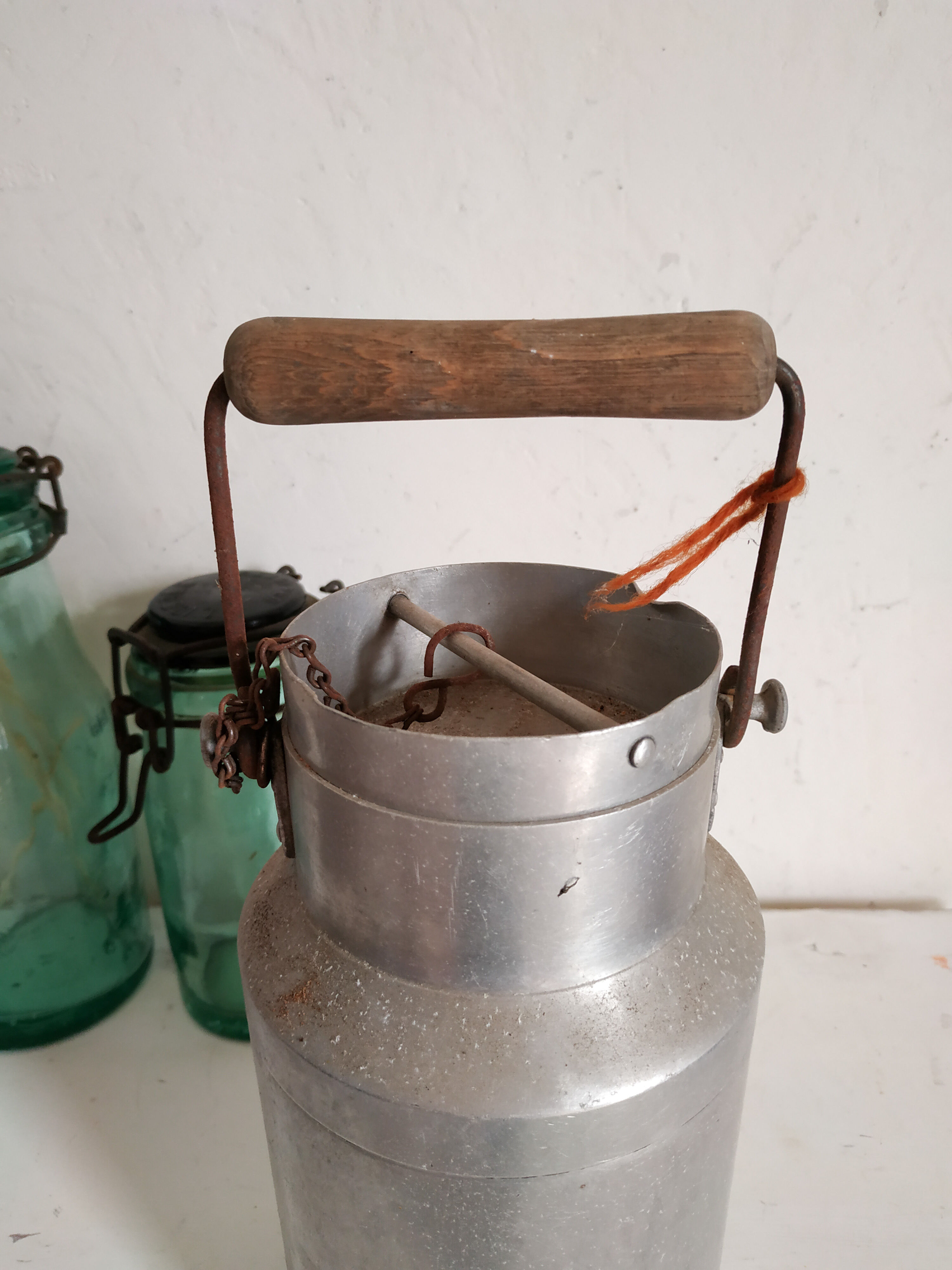 Tin milk pot