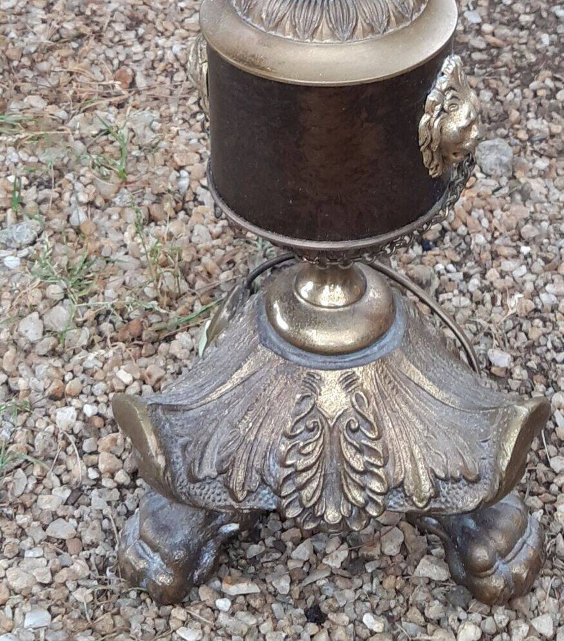 Bronze lamp