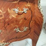 Comfortable style Louis XV rosewood, curved all sides, décor marked with flowers