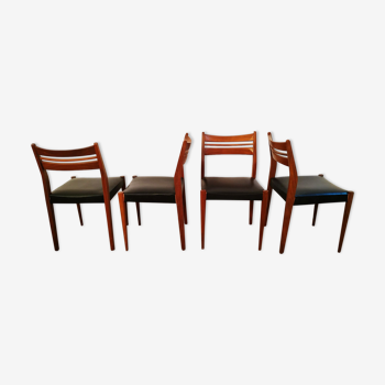 Série de quatre chaises scandinaves