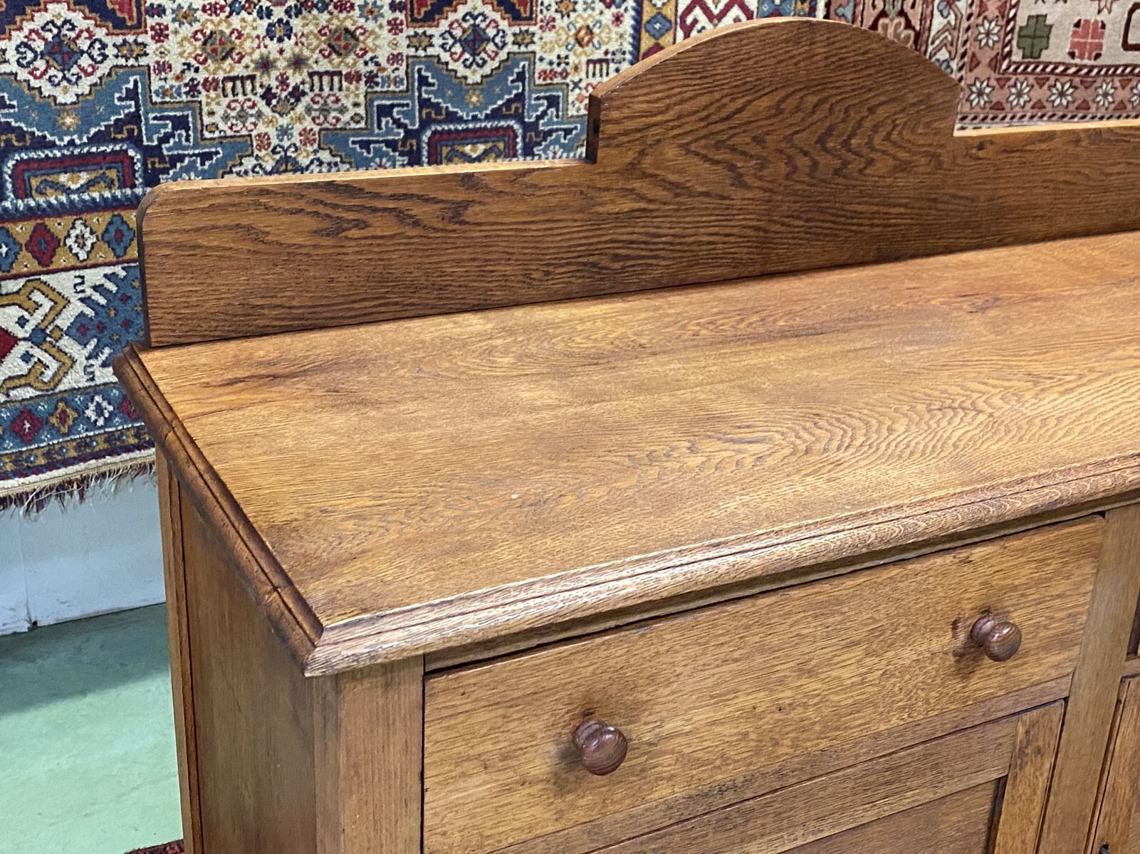 Early 20th century English oak buffet
