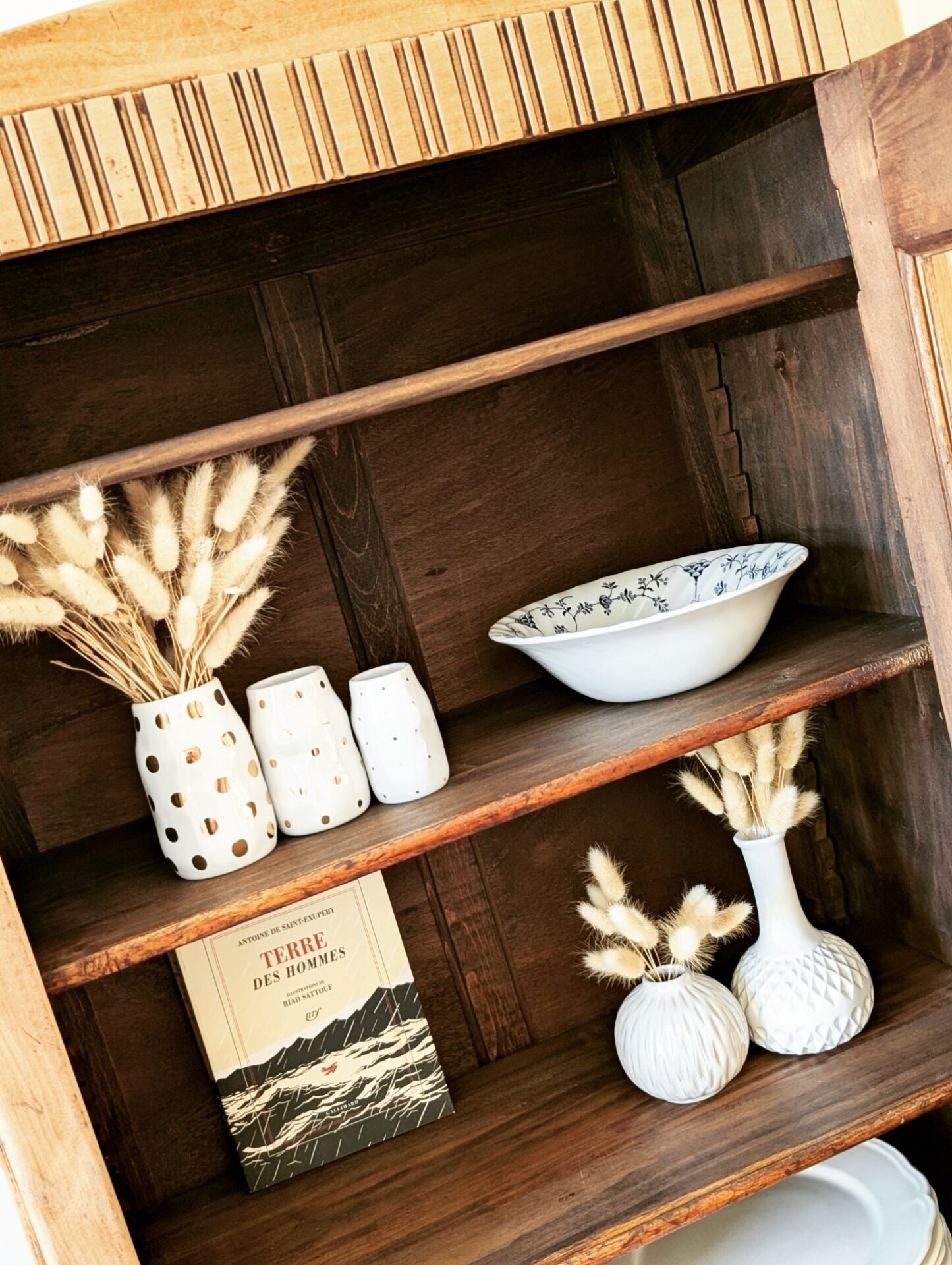 Armoire bonnetière Art Déco vitrée