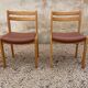 Paire de chaises vintage bois et Skaï