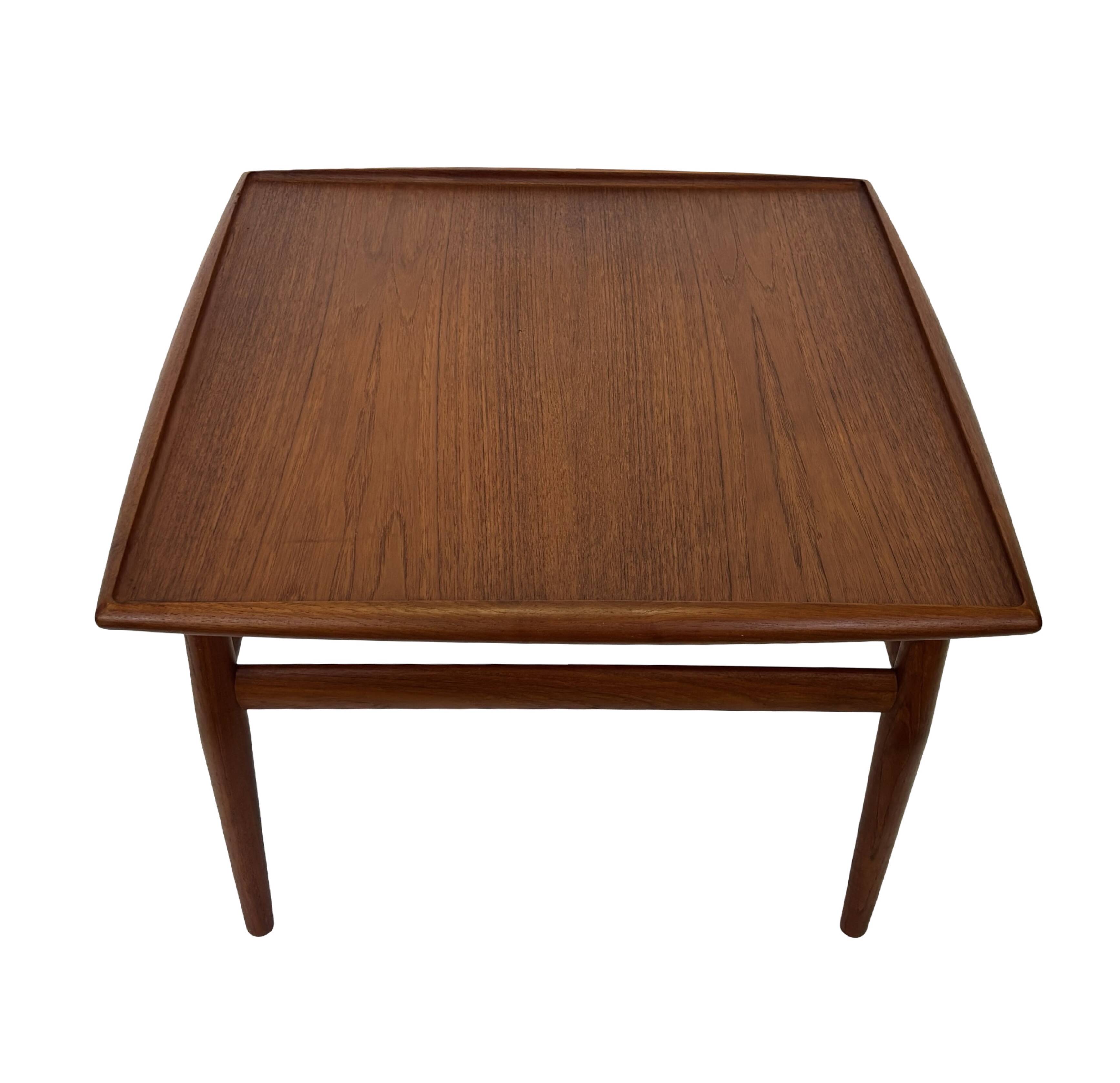 Vintage coffee table Grete Jalk Teak Danish Glostrup Design