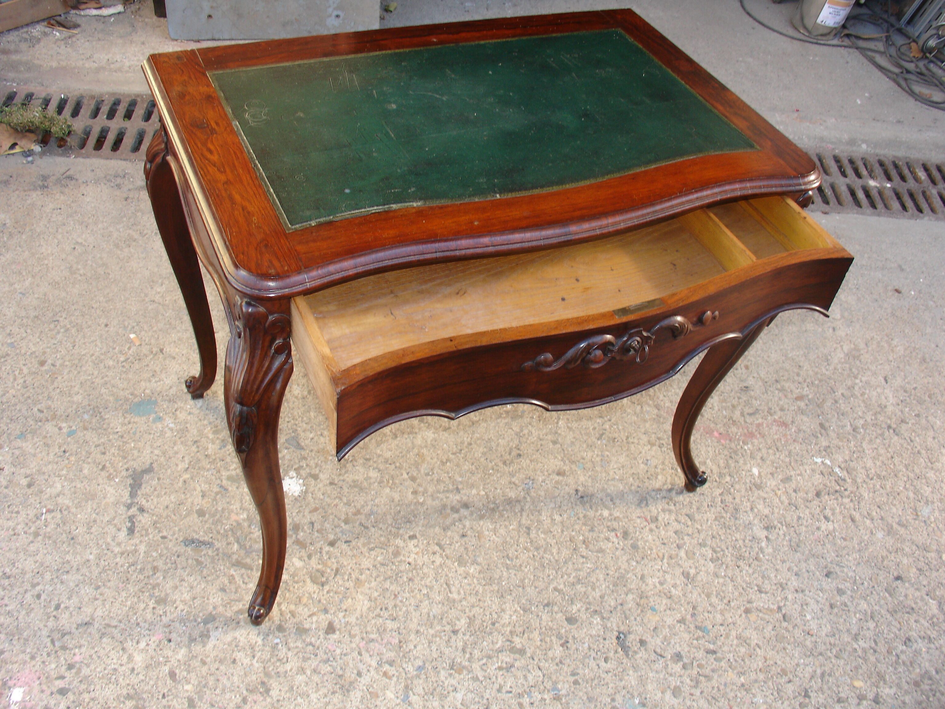 Office Lady rosewood finely carved time Napoleon III