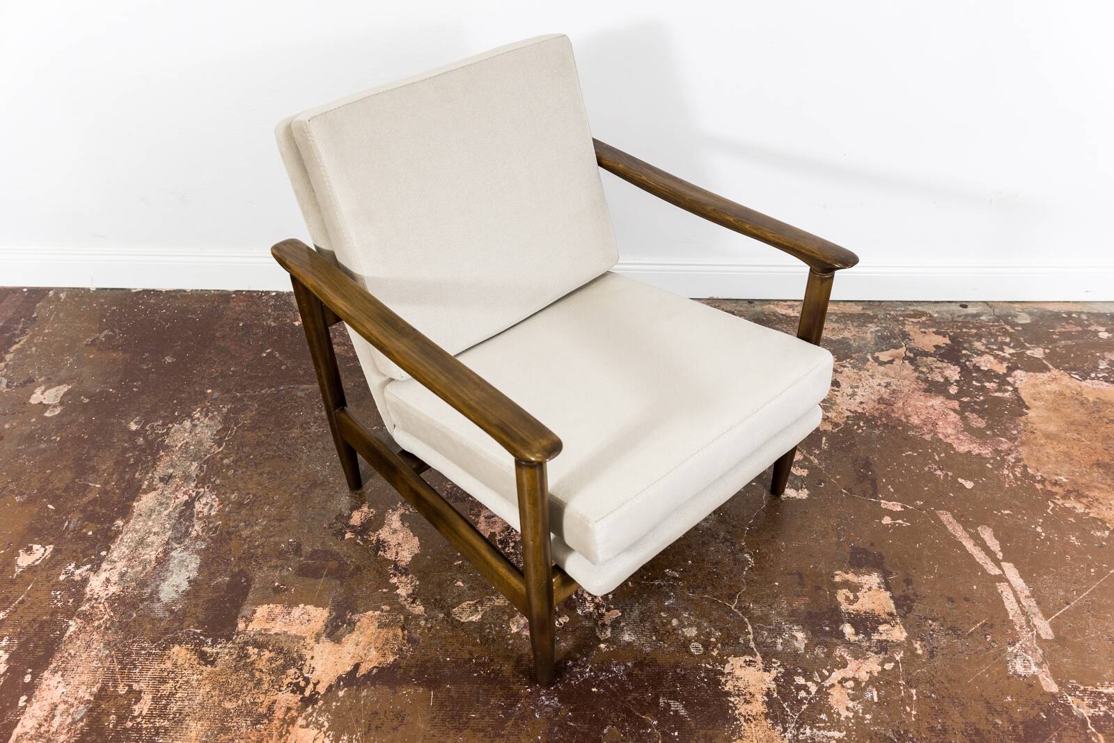 Mid-century modern Armchair "Gfm 142" By Edmund Homa,  Poland