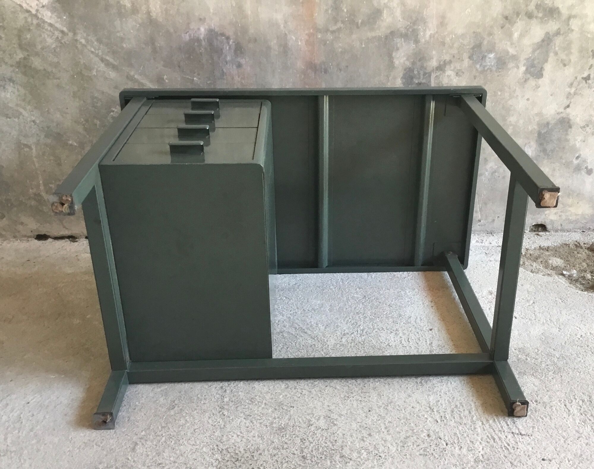 Small metal industrial desk with column of 4 drawers - industrial - 1960