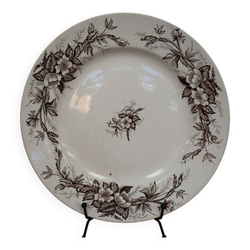 Plat rond HB&Cie en terre de fer modèle "églantines"
