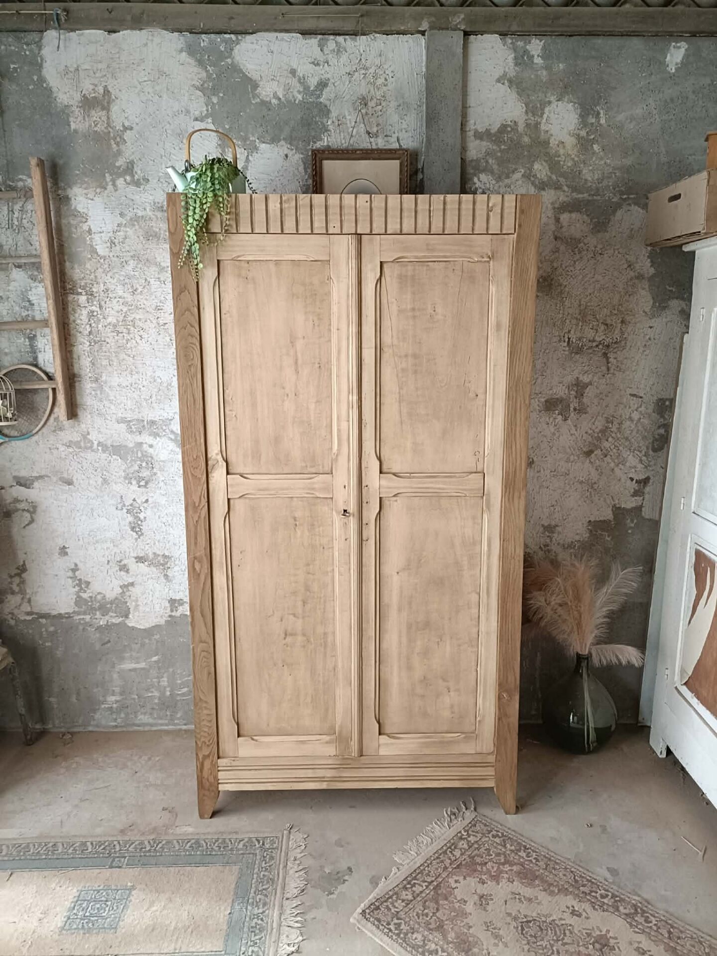 Armoire parisienne 