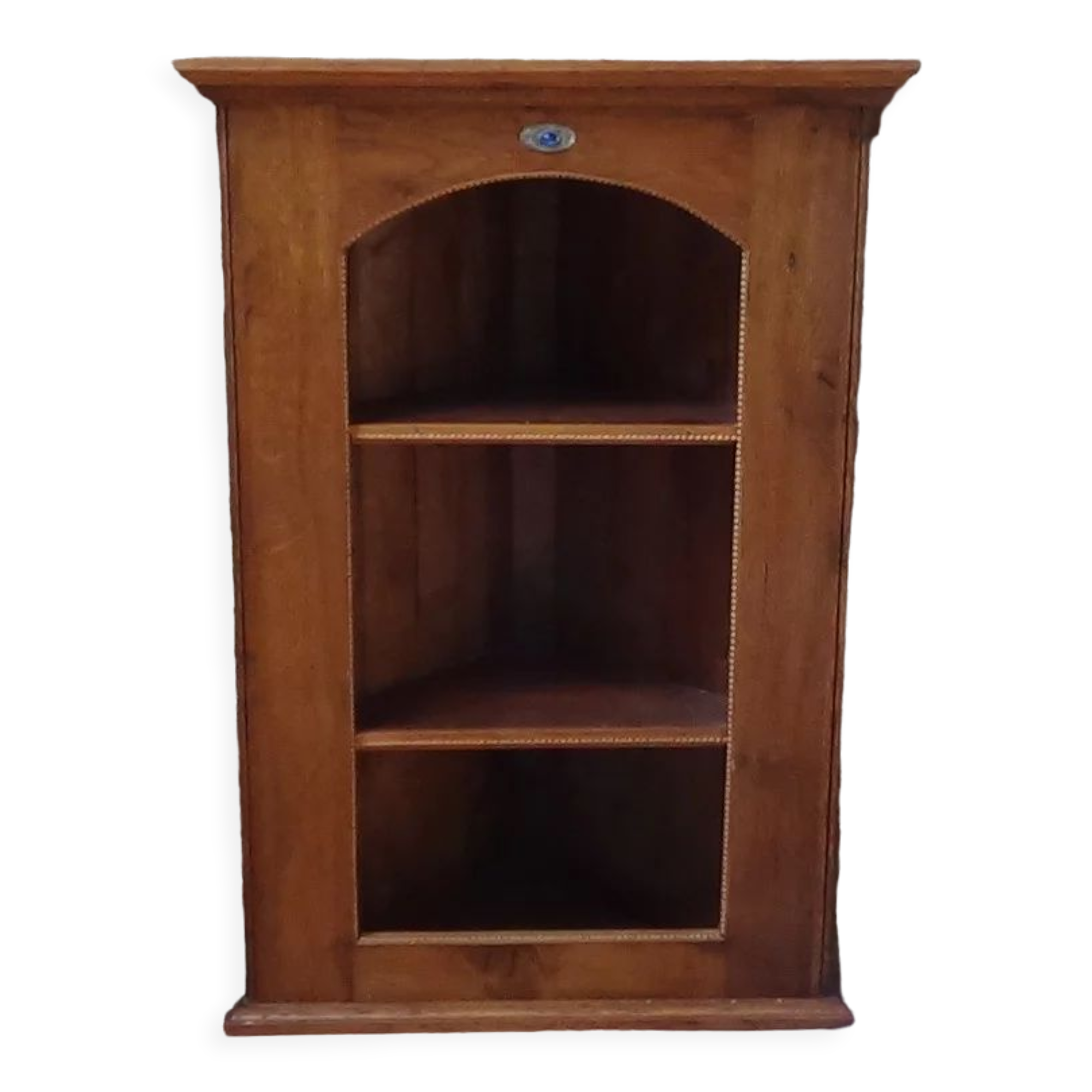 Corner cabinet