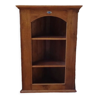 Corner cabinet