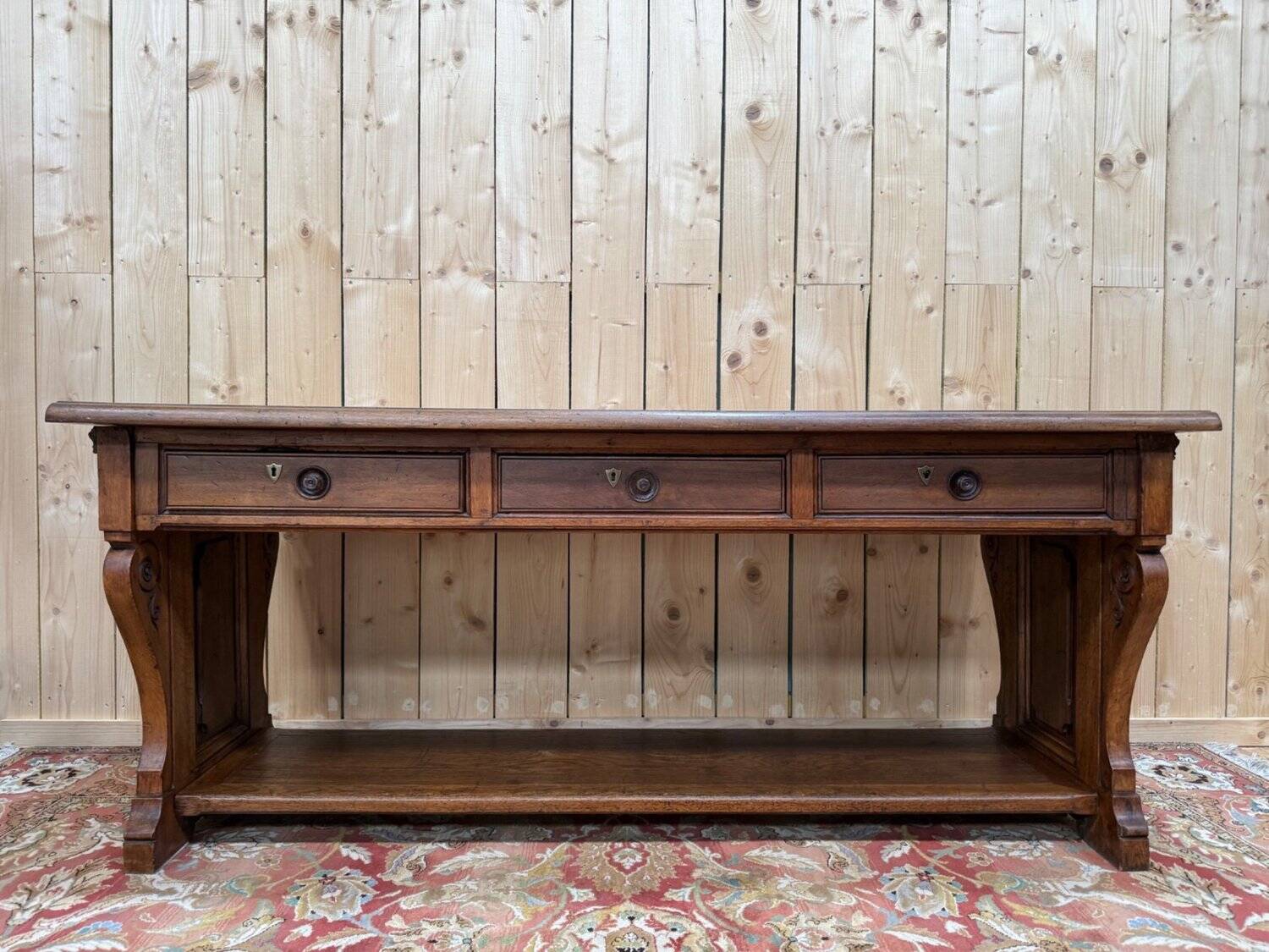 Console-table de milieu Néo-Renaissance – Travail lyonnais – Noyer massif