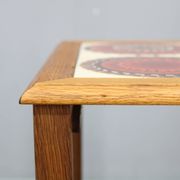 Tables gigognes danoises en chêne des années 50 avec des plateaux en carrelage.