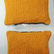 Paire de coussins rectangles chenille moutarde et bleu outremer