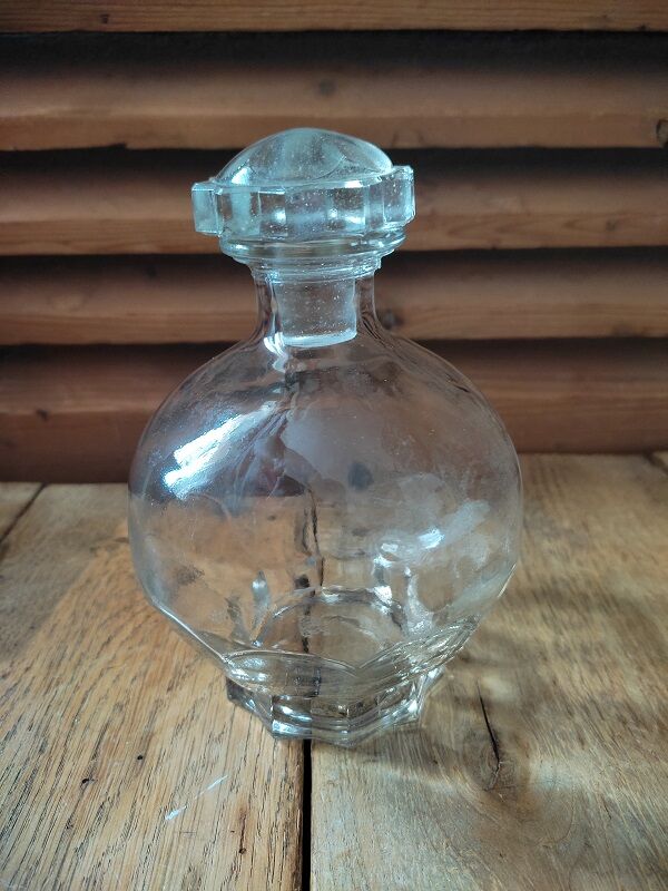 Art Deco glass bottle cap glass