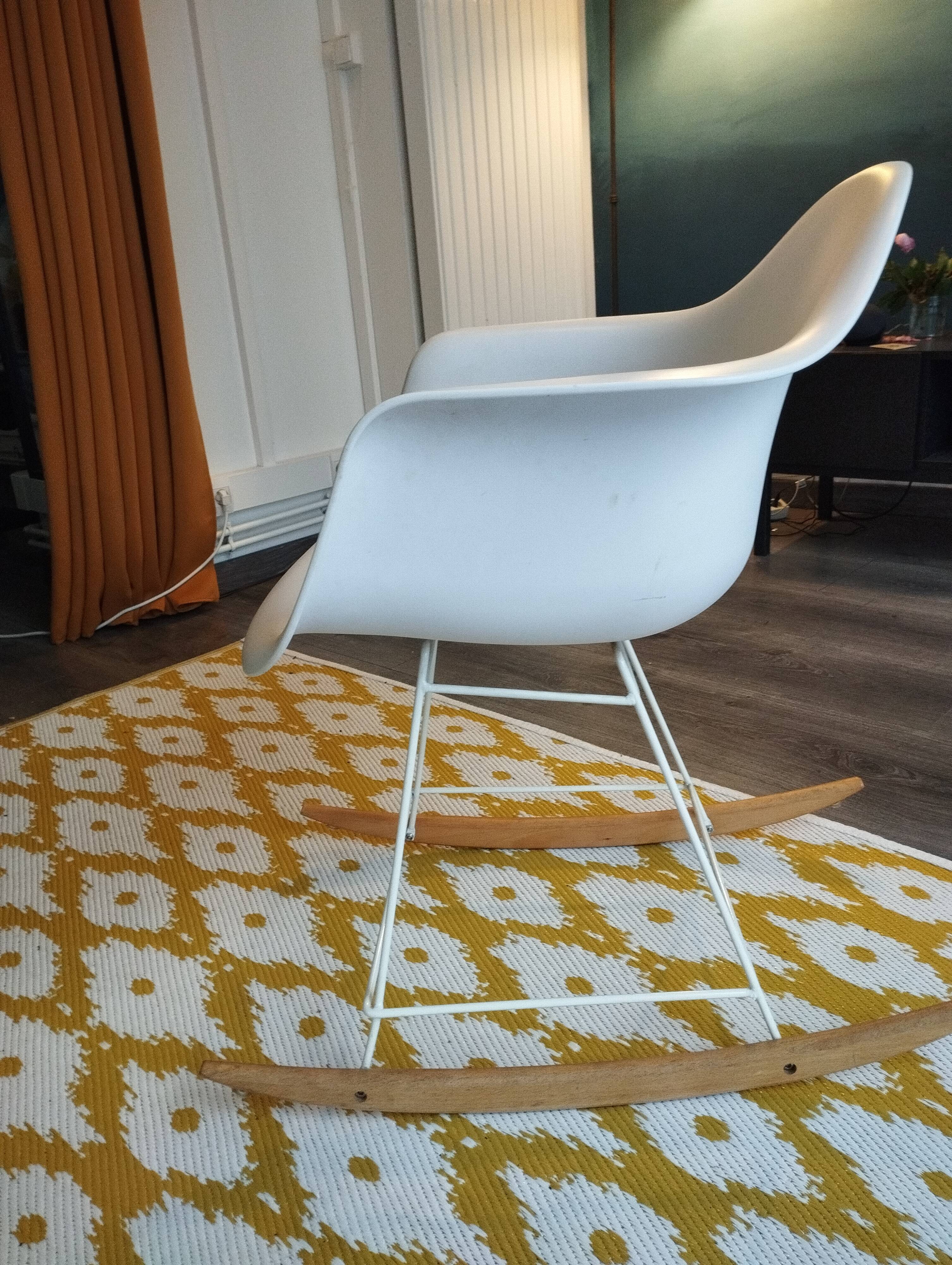 Rocking chair from 1950 designed by Charles and Ray Eames