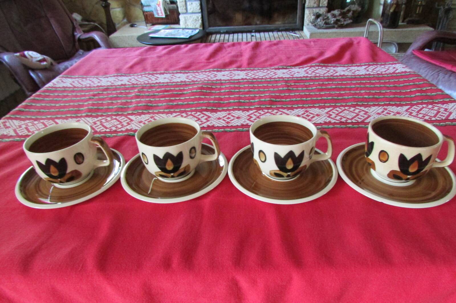 Kimono coffee service signed Boch. Vintage and trendy
