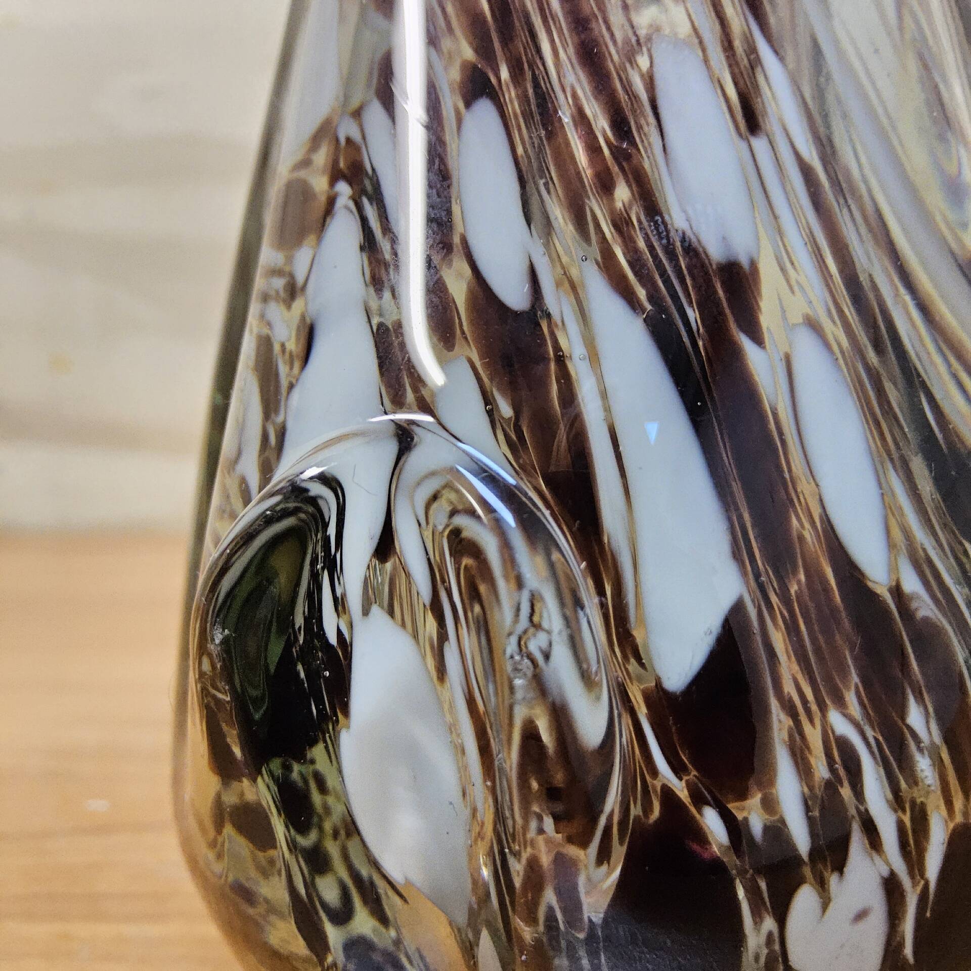 Vintage Murano glass vase, amber/white speckled finger vase