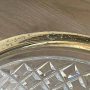 Saladier et coupelles en verre taillé et laiton