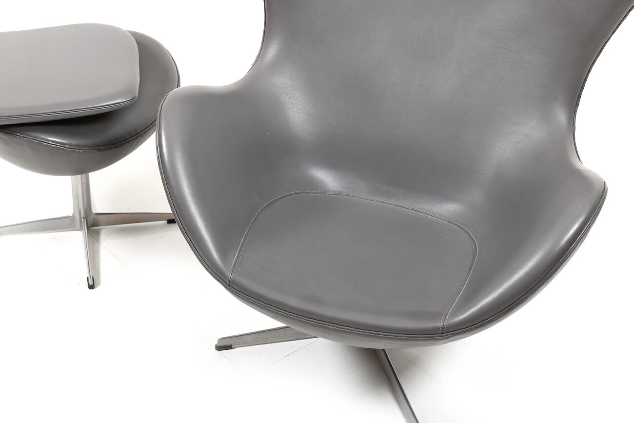 Arne Jacobsen Egg Chair with Tilt Function