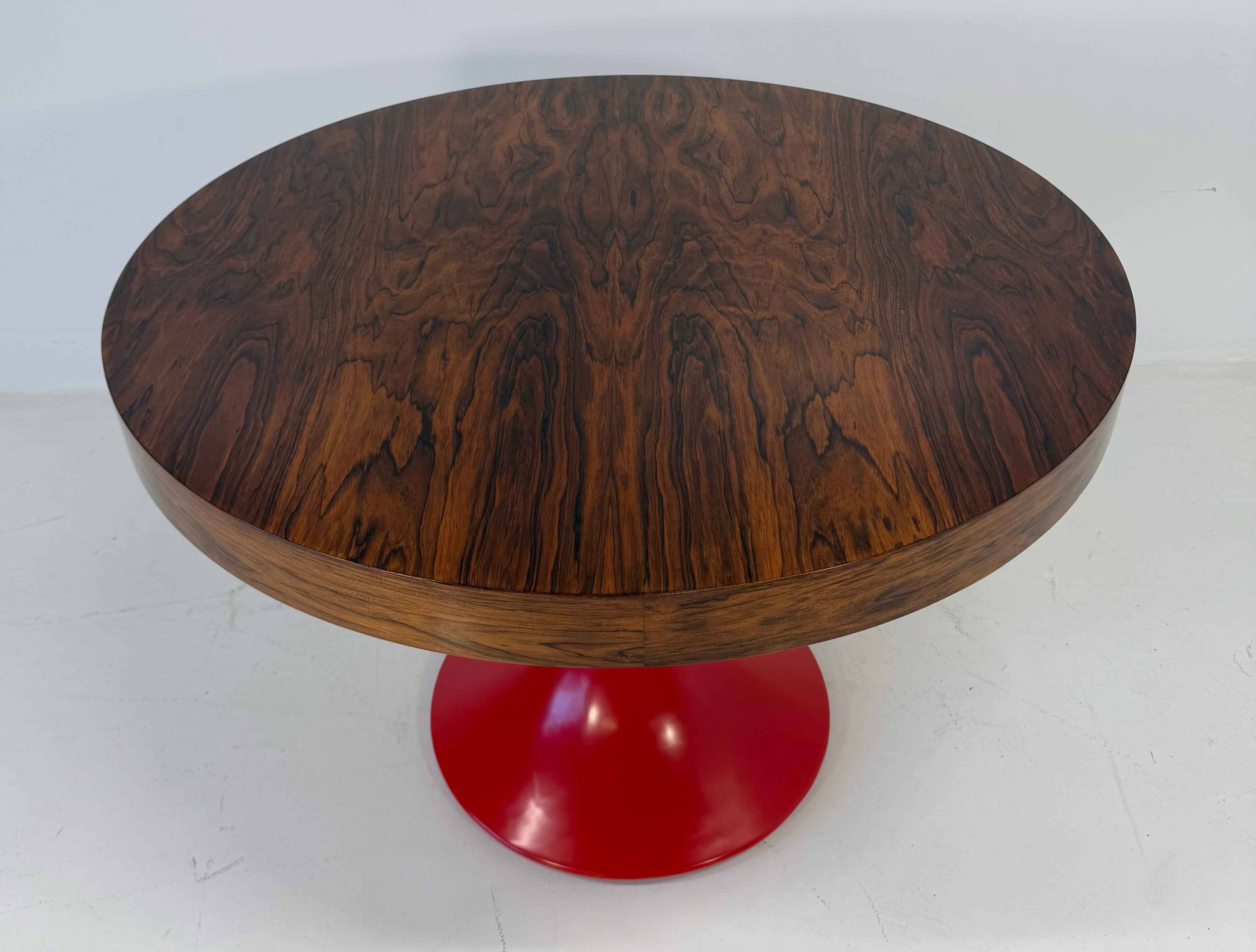 Italian Art Deco Round Table in Ziricote Wood with Red Lacquered Base, 1950