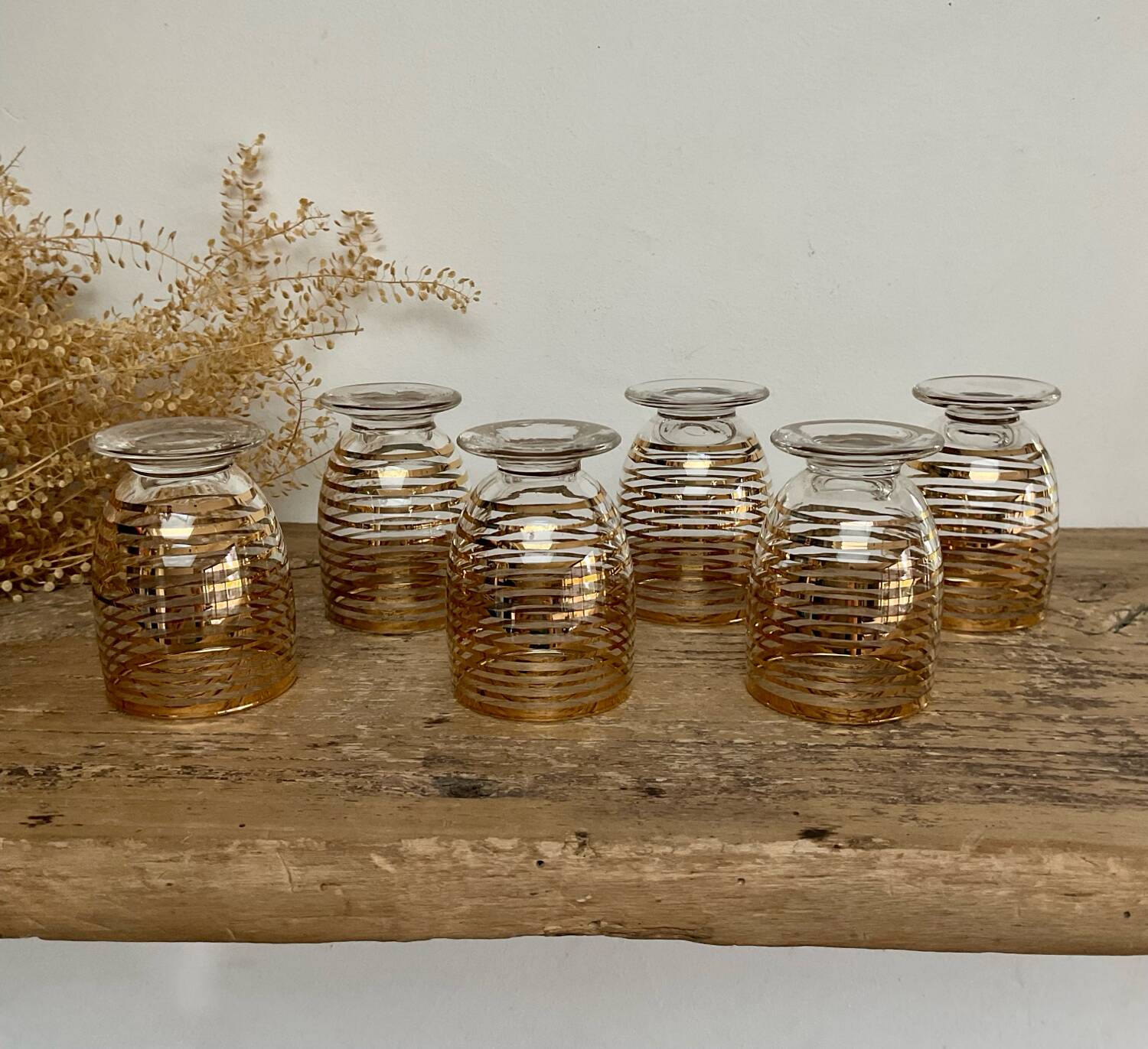 6 verres à liqueur dorés