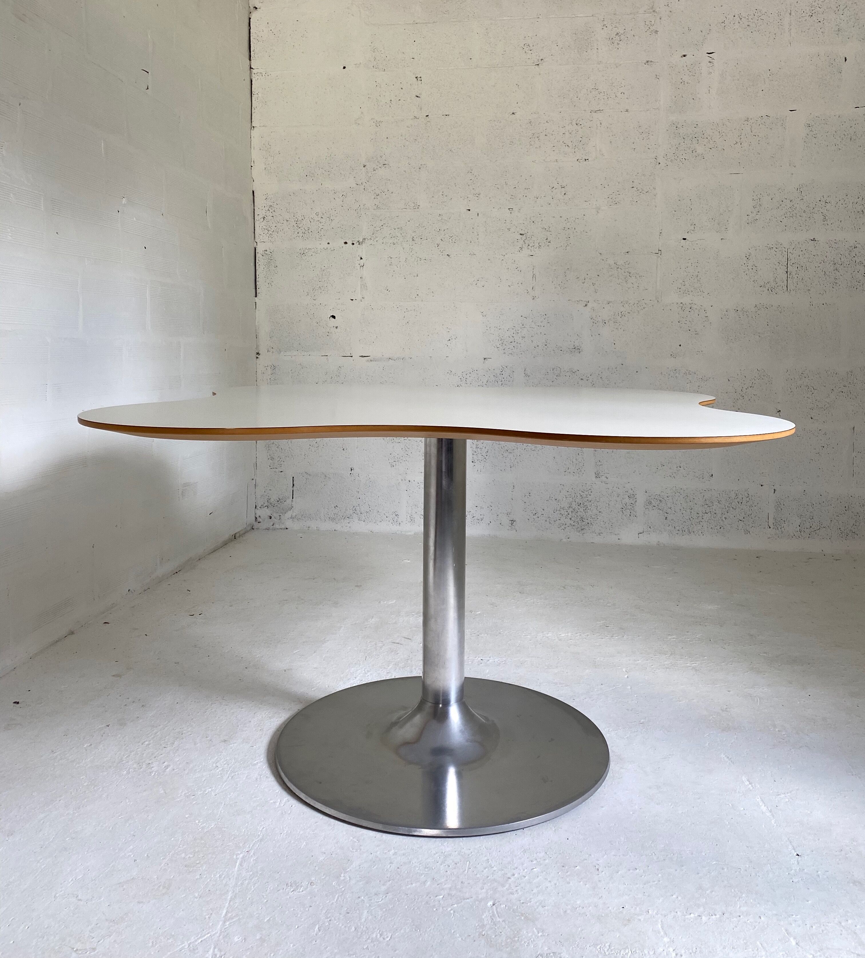 Vintage cloud table 1970