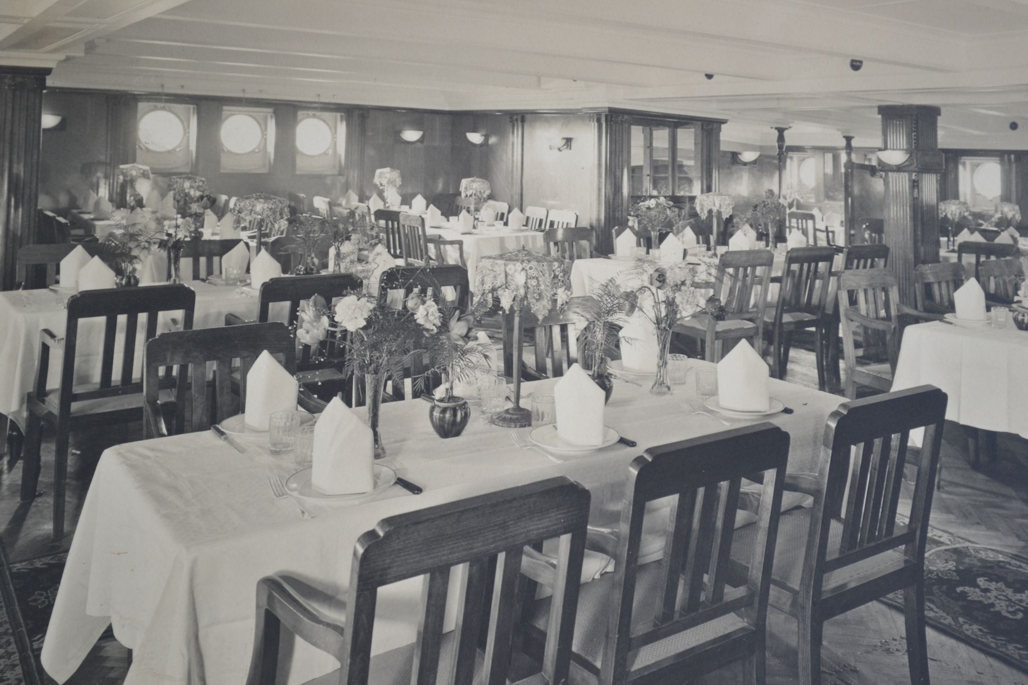 Photo argentique salle de paquebot vers 1930