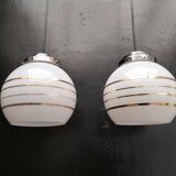 Paire de suspensions opaline