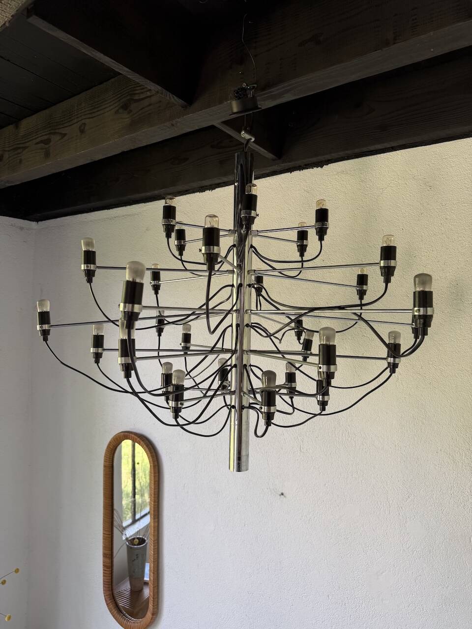 Lustre suspension Gino Sarfatti for Arteluce 30 lights model 2097 from the 1960s.