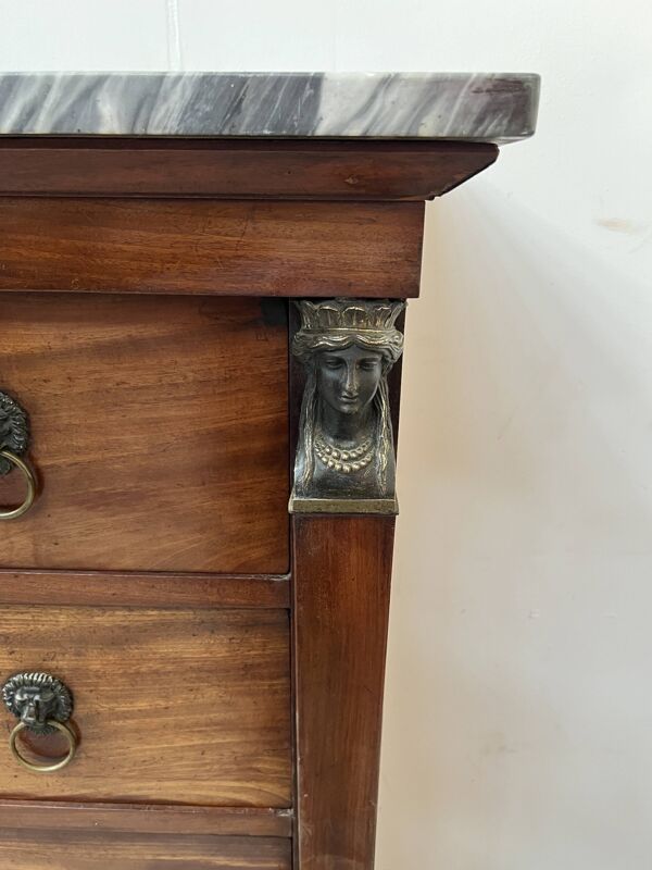 Chiffonnier d'époque Empire en acajou et placage XIX siècle