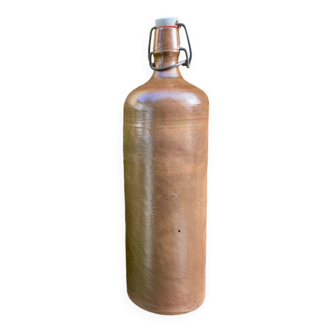 Bouteille en grès