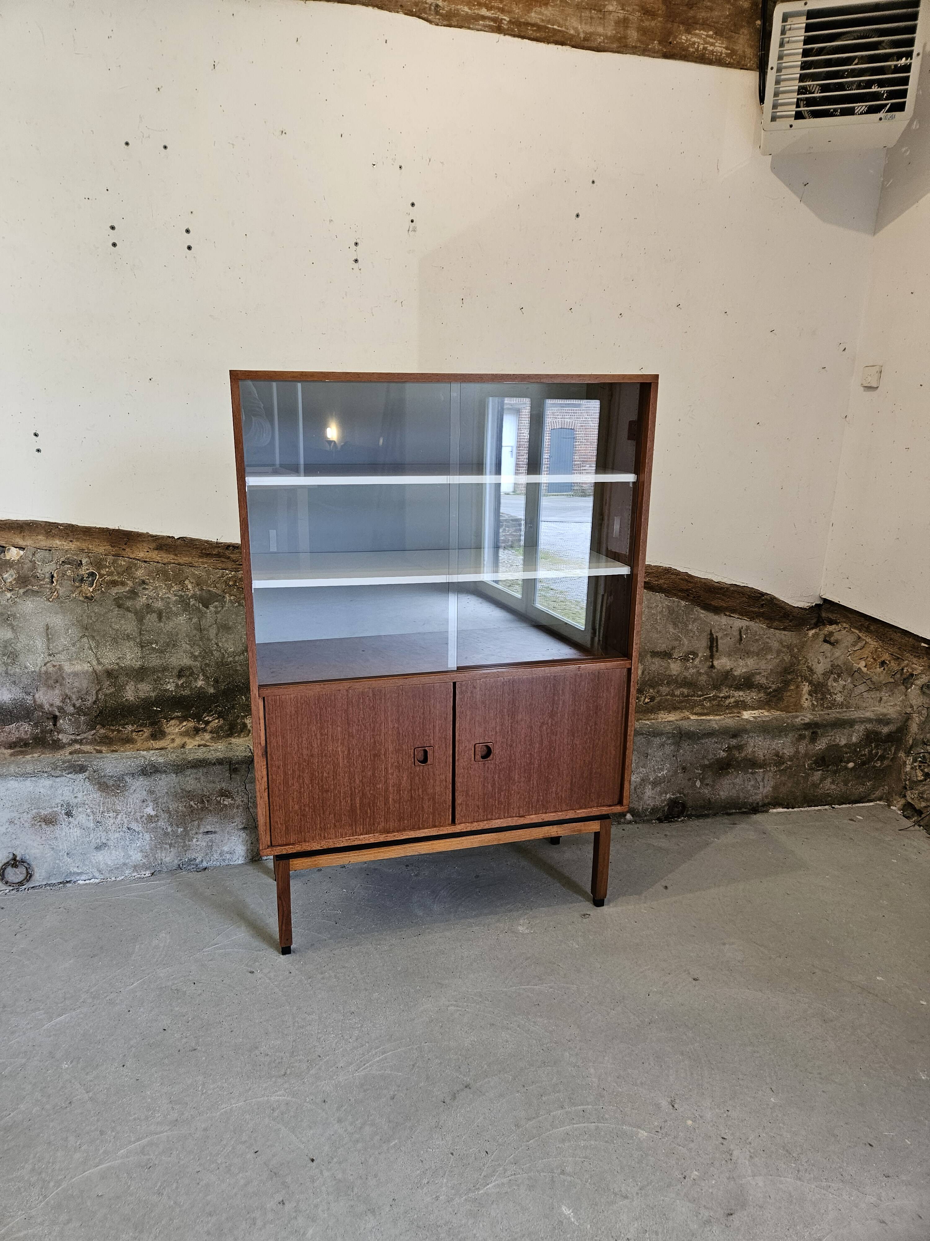 Small MDK display case / teak veneer bookcase 1960 Scandinavian design