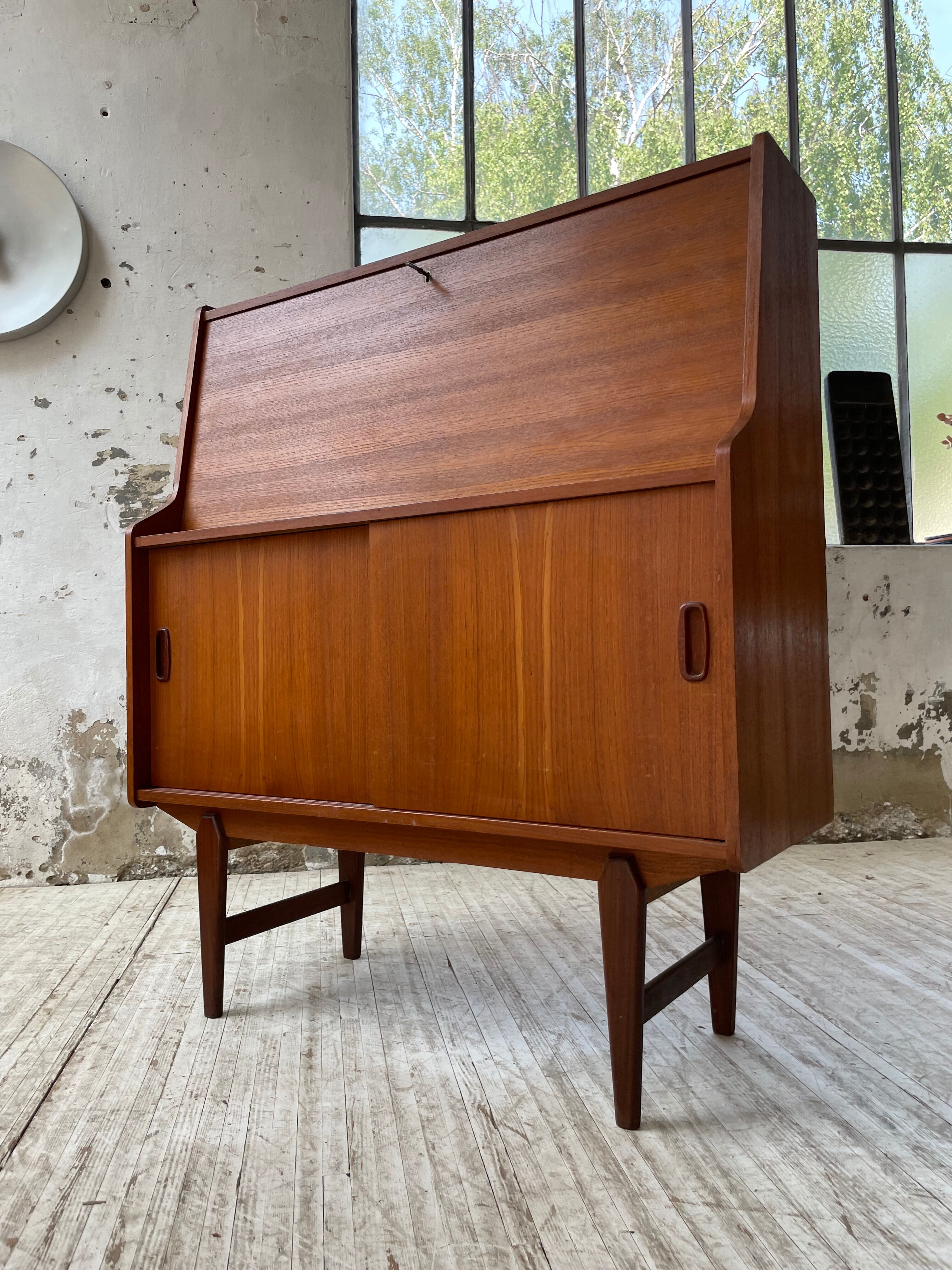 Secretary Samcom teck 1960