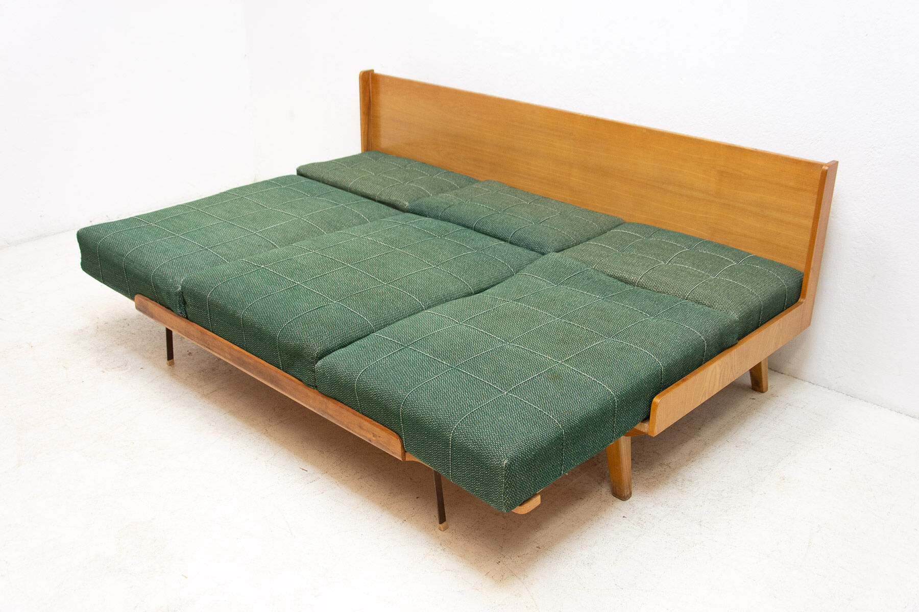 Canapé-lit pliant du milieu du siècle par Drevotvar, années 1970, Tchécoslovaquie