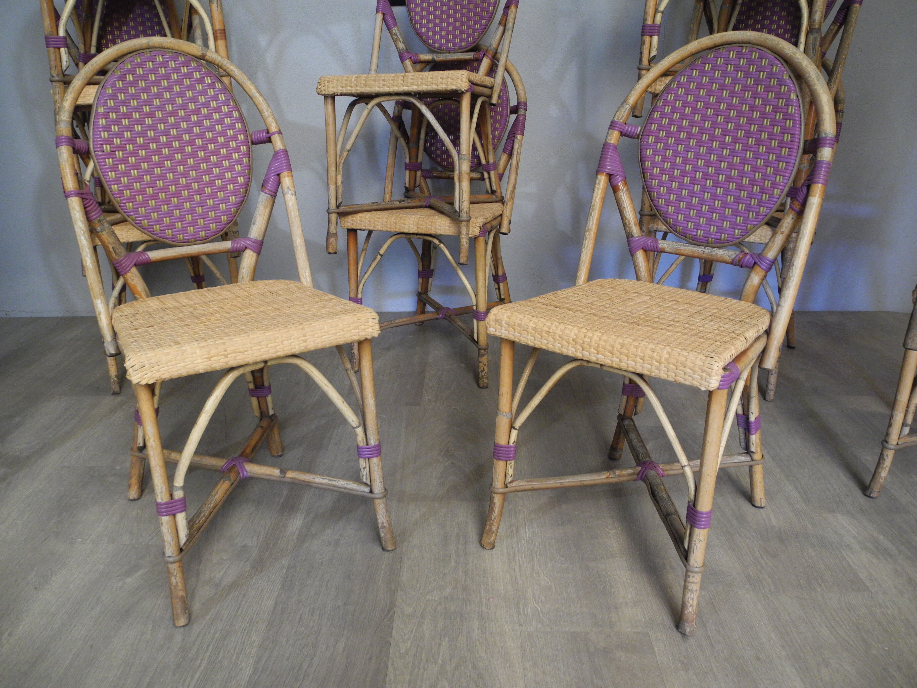 Lot of 14 purple stackable deck chairs has 50's 60's