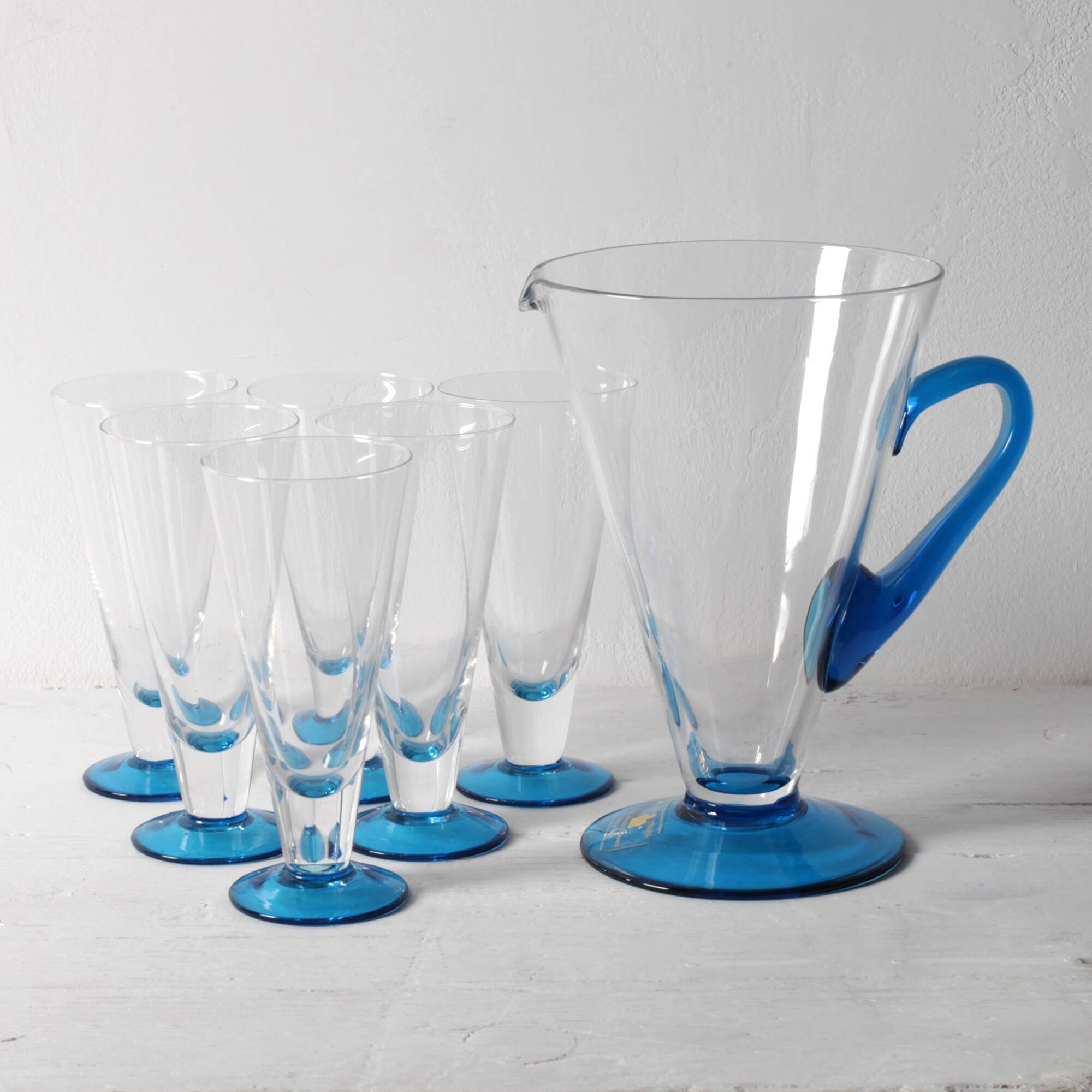 Carafe en cristal italien du milieu du siècle et ensemble de verres à tige bleue, Toscana 1970