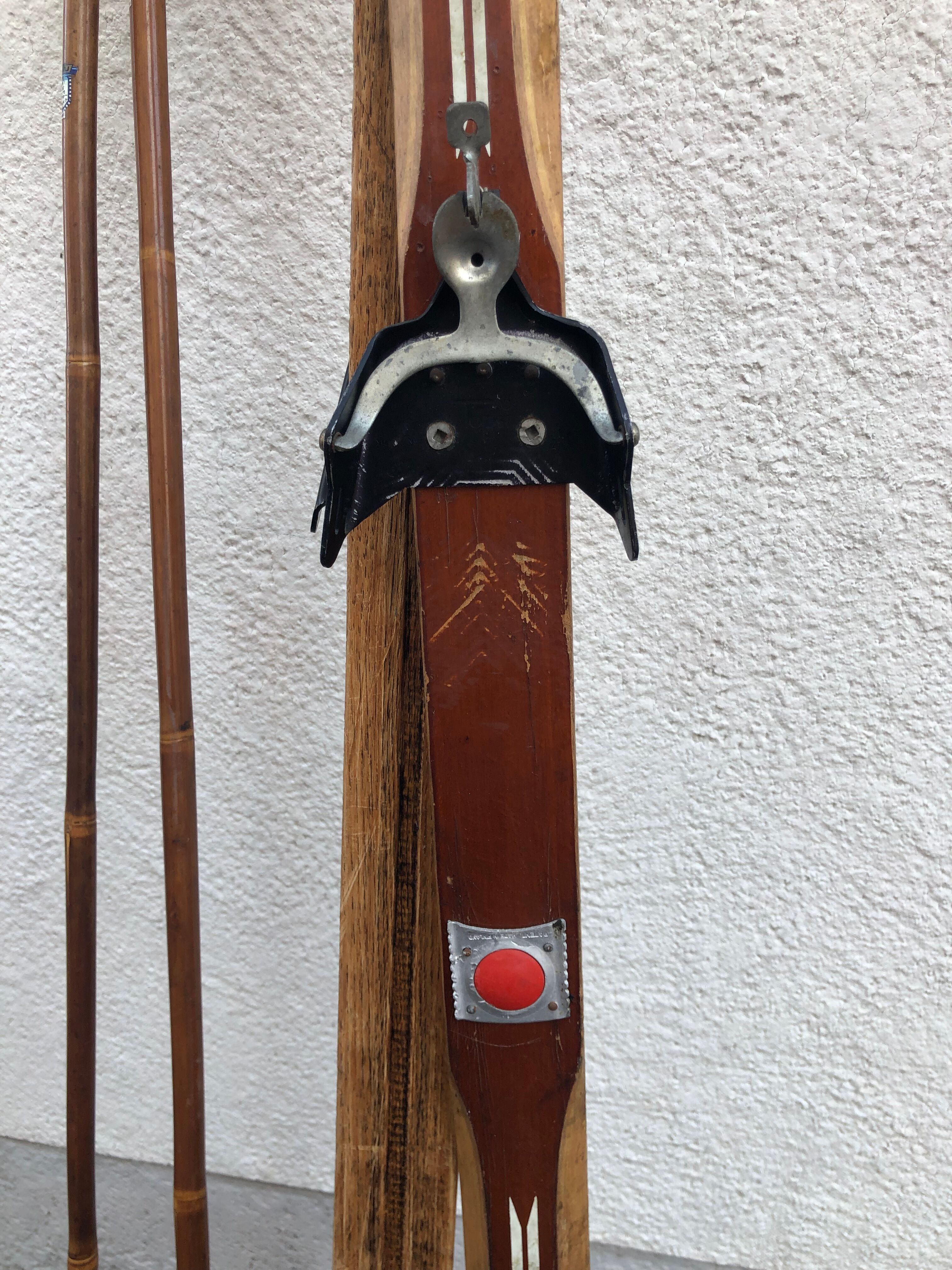 Vintage skis