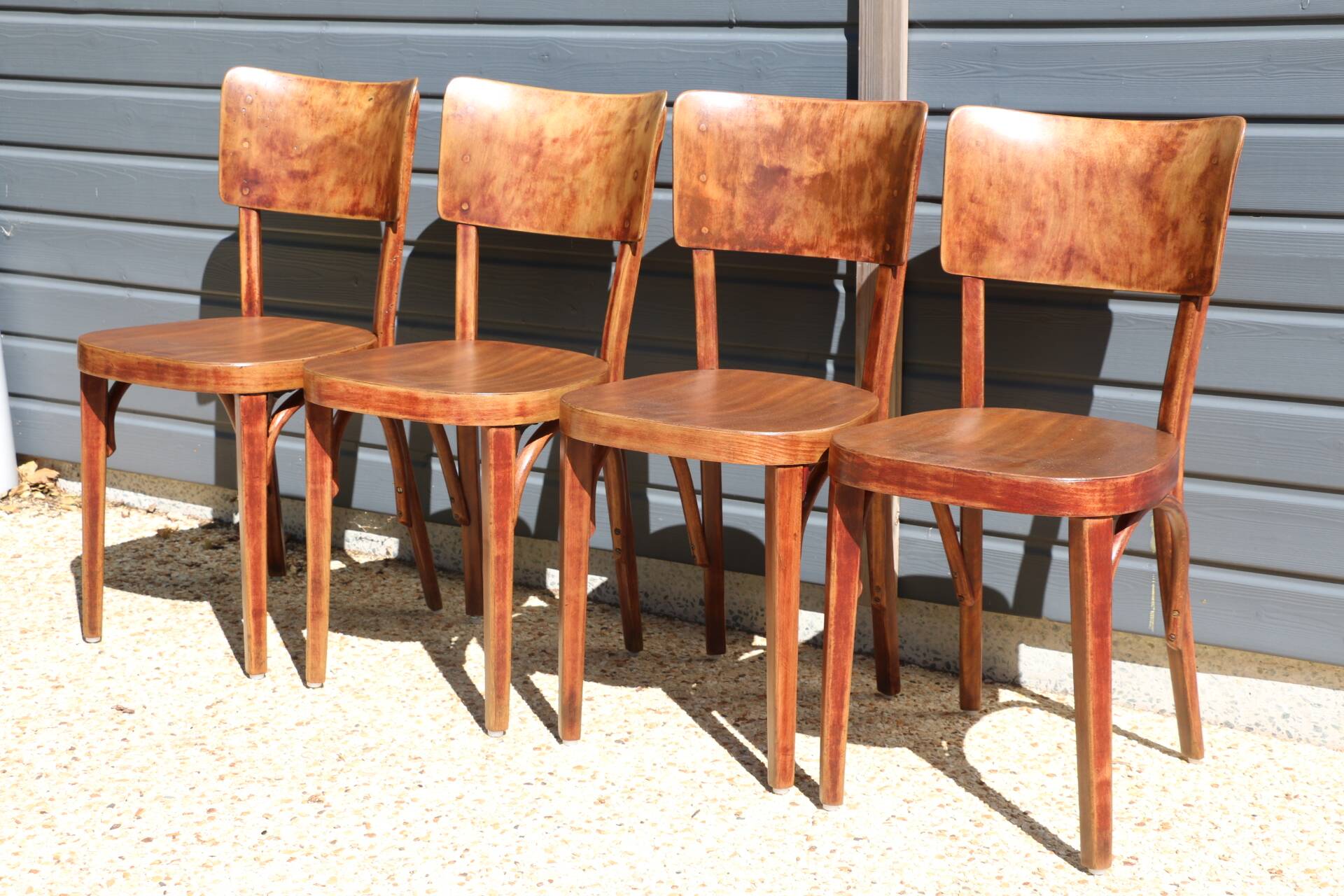Série de 6 chaises bistrot foncées 1940