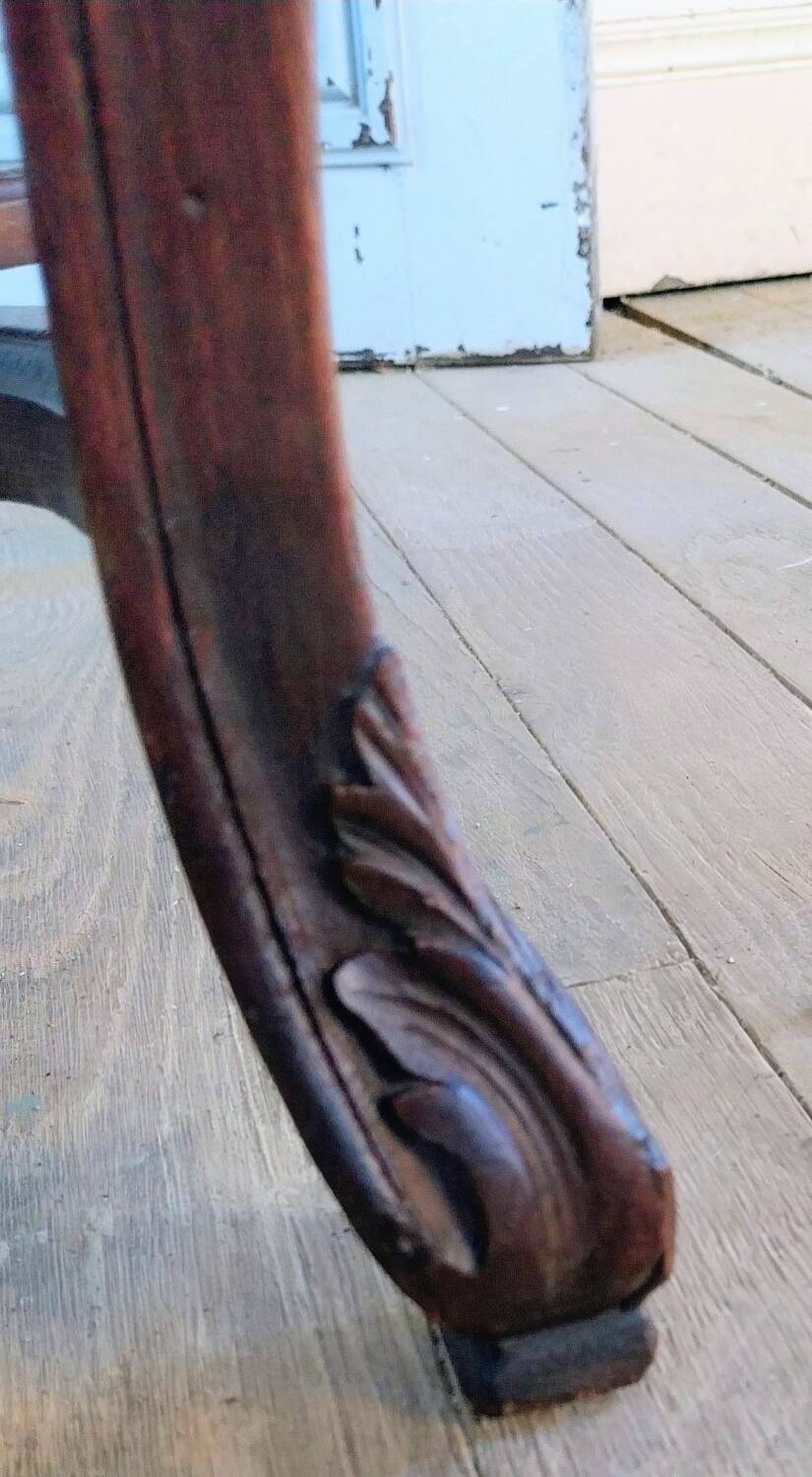 Louis XV style bench with cross-braced design