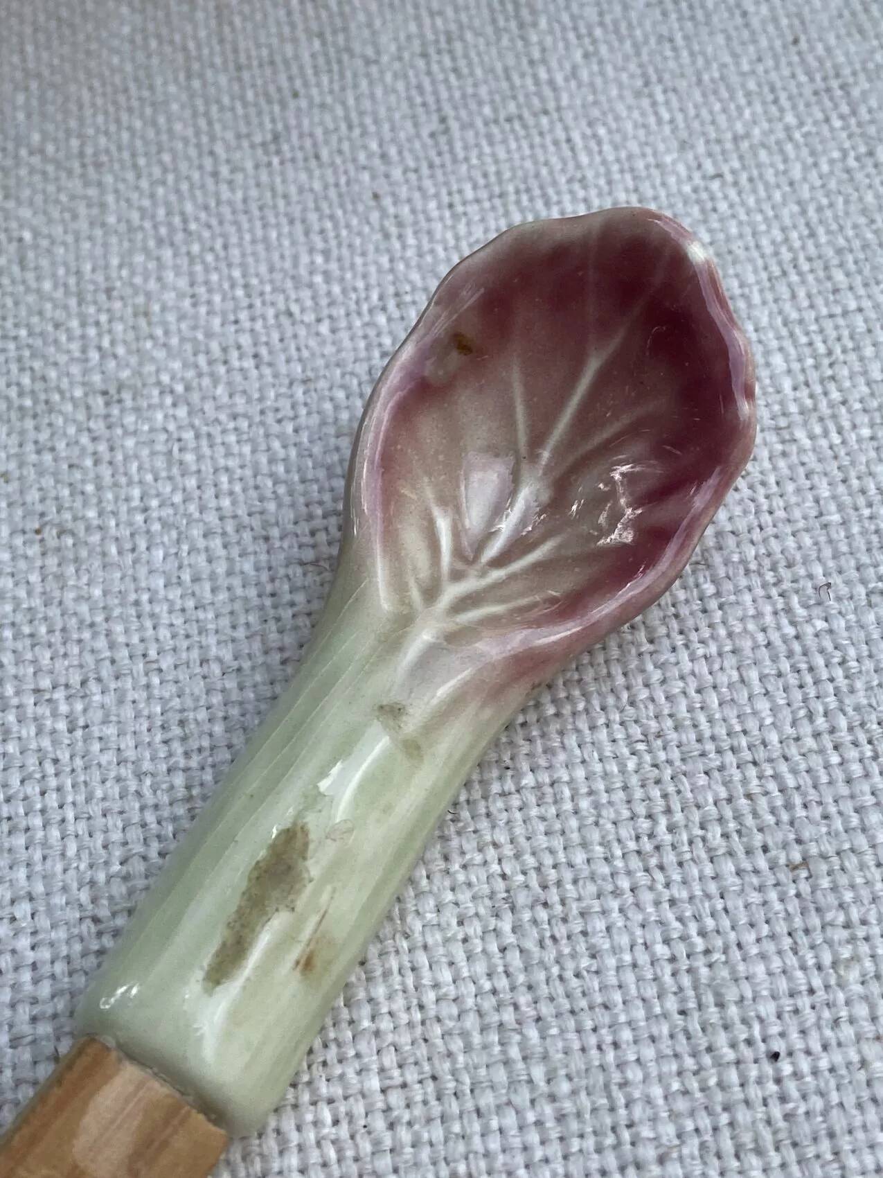 Large vintage salad bowl in the shape of a pink cabbage – barbotine earthenware – 1980s