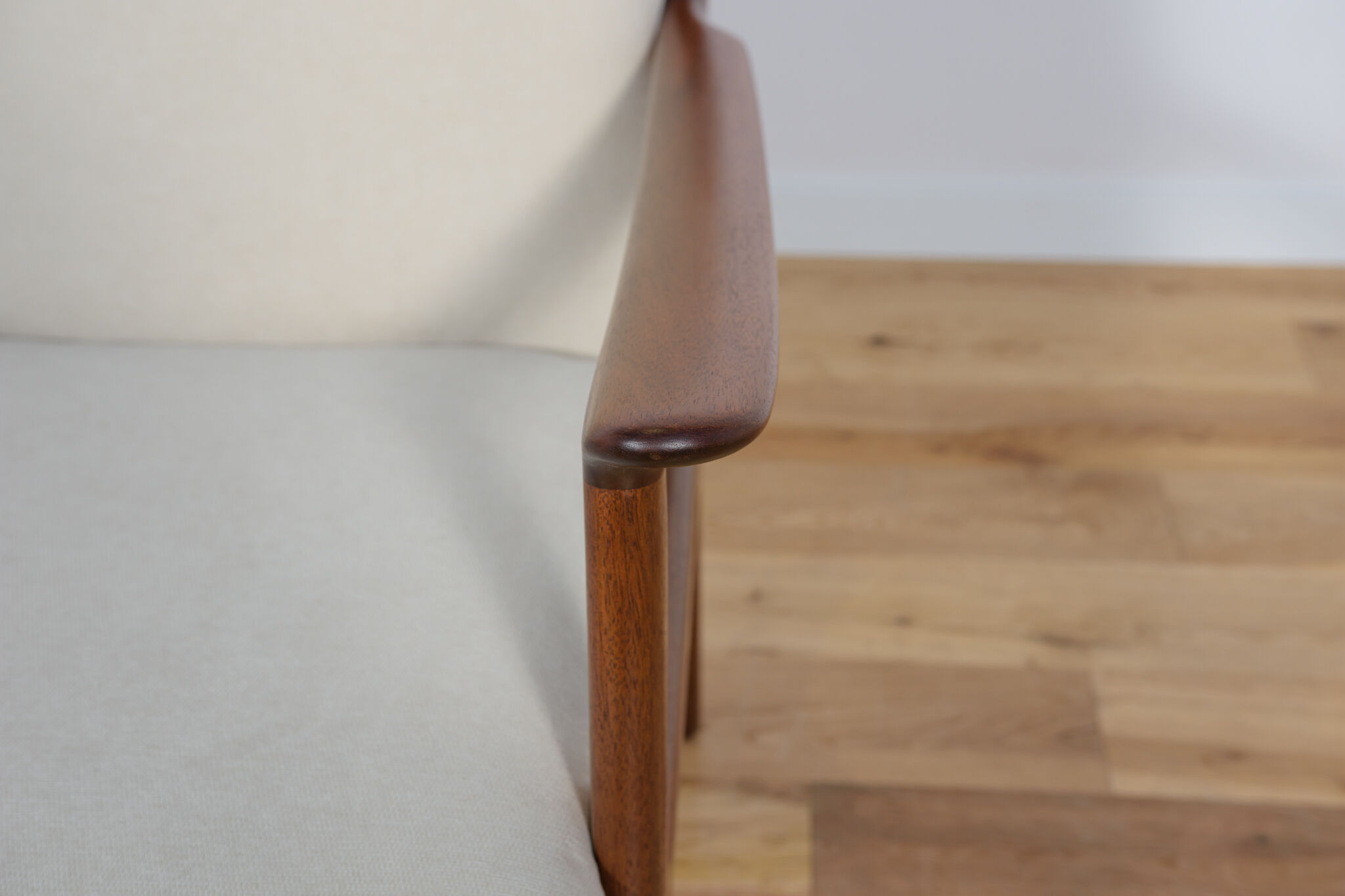 PJ112 Lounge Chairs by Ole Wanscher for Poul Jeppesens, 1960s, Set of 2