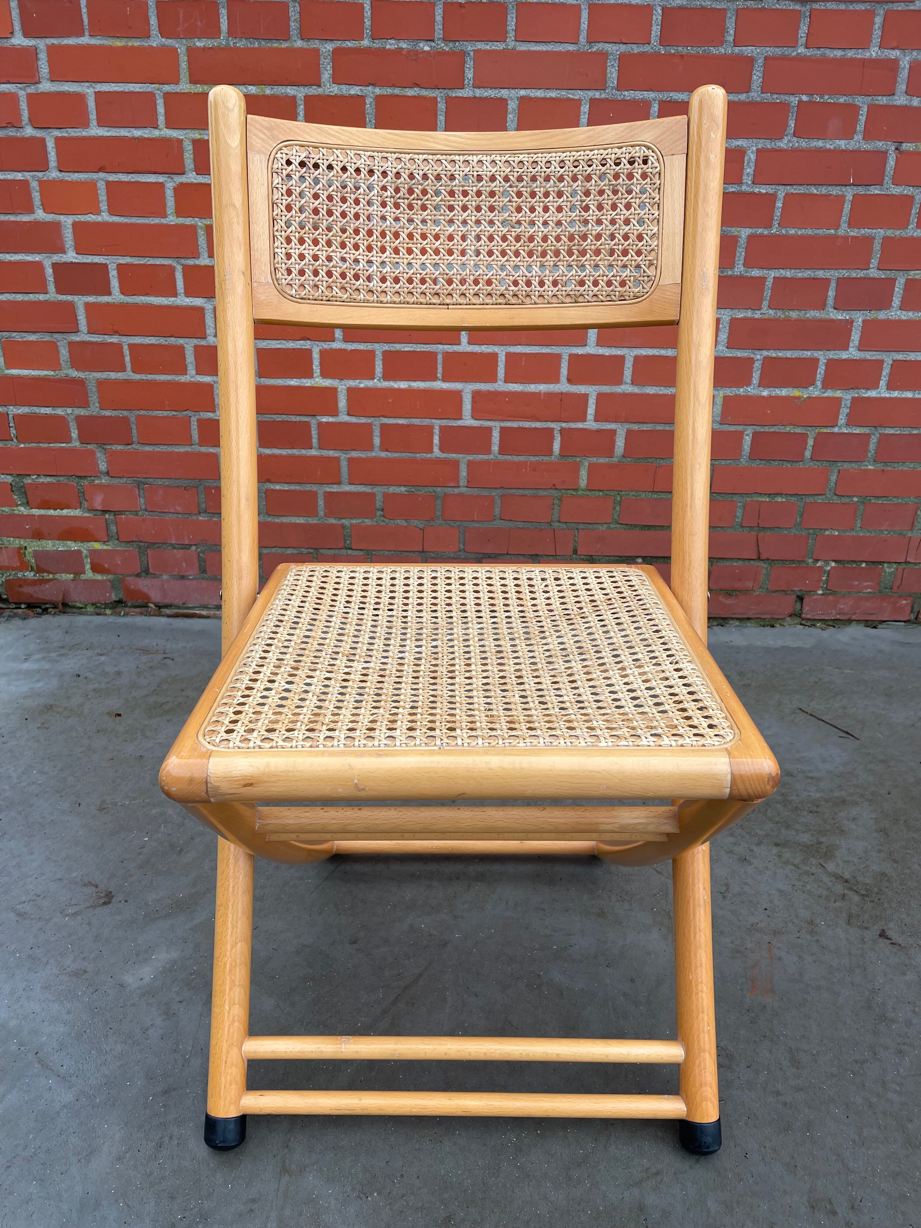 Vintage cesca style wooden folding chair design