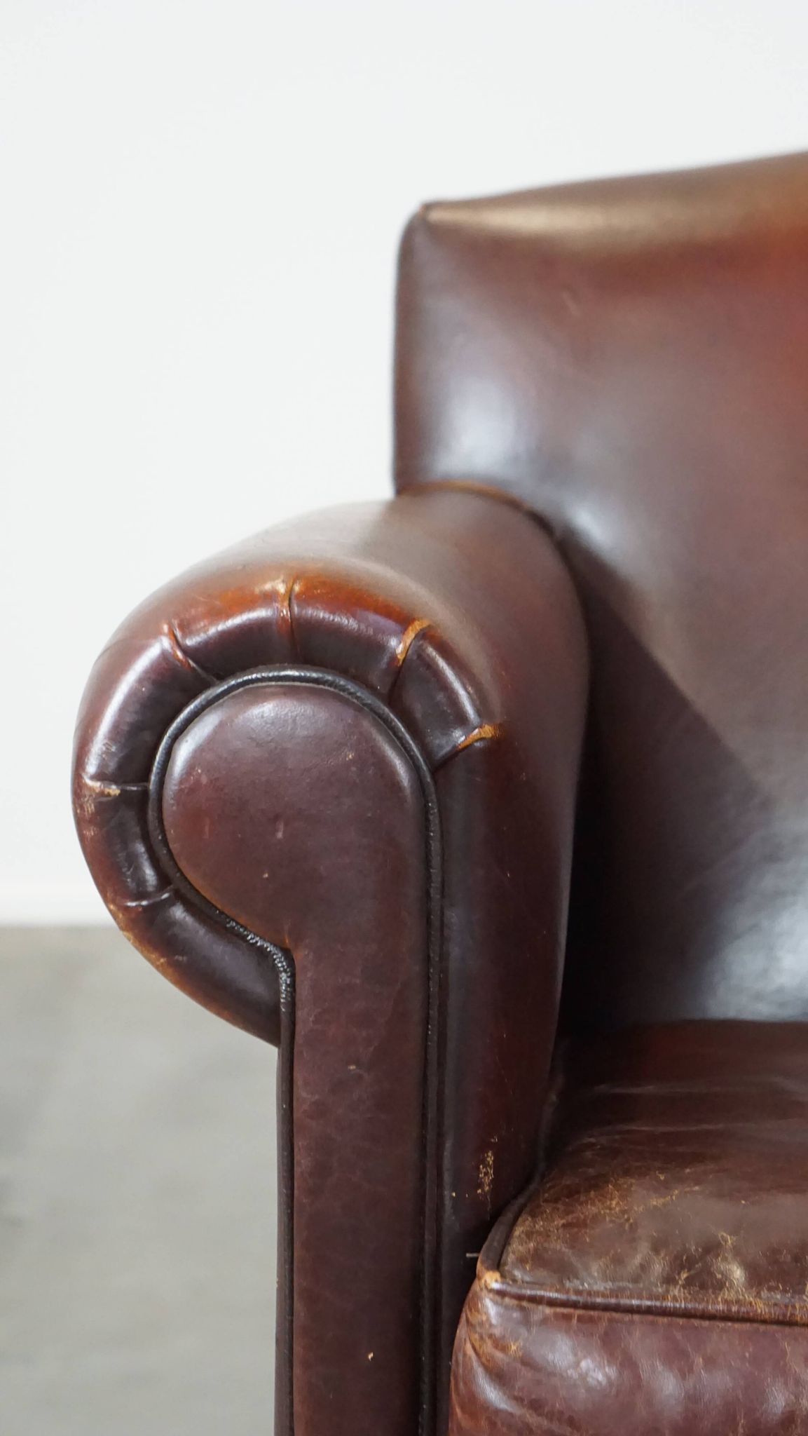 Set of 2 design armchairs made of sheepskin